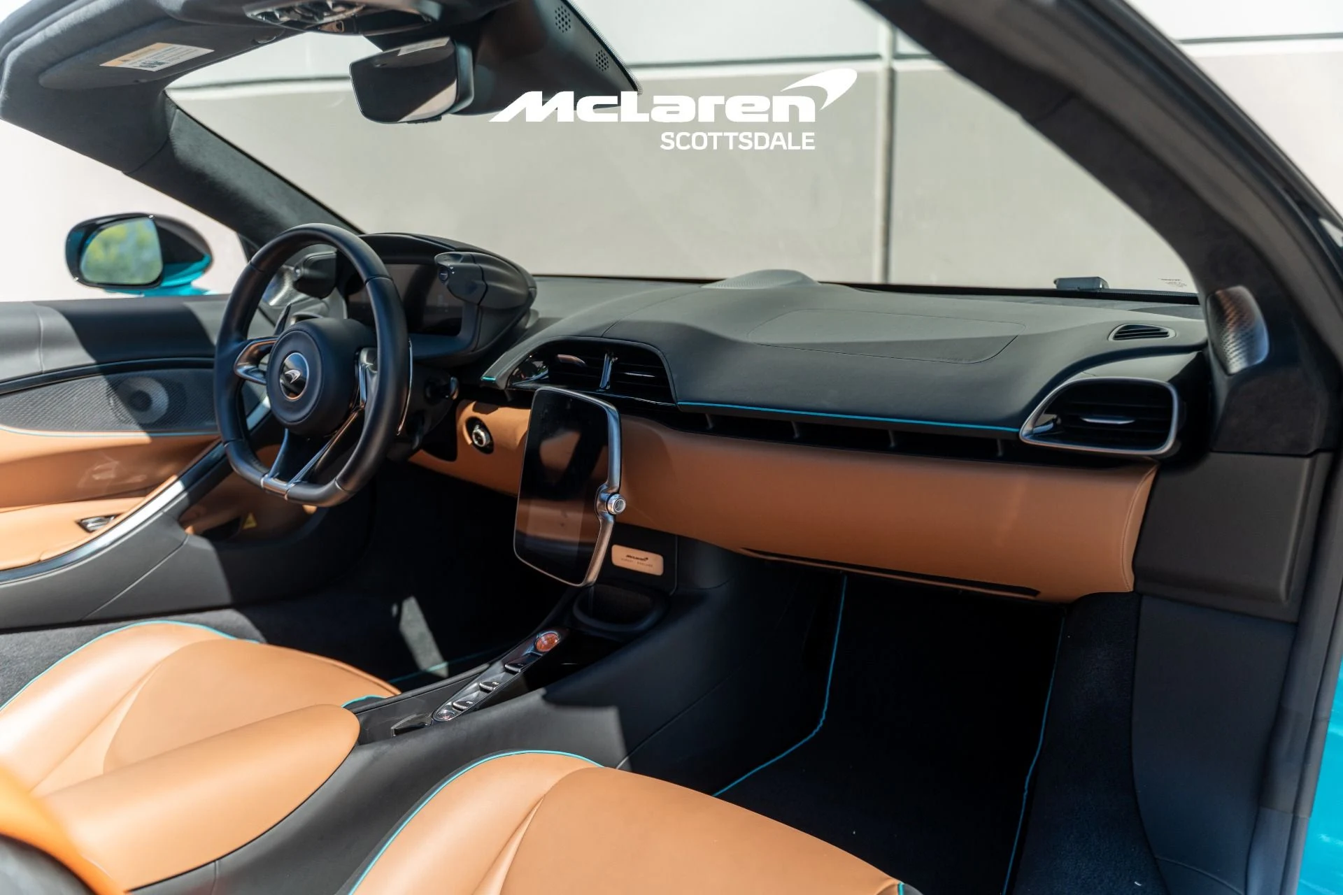 mph016_2769806997_Used_2025_MCLAREN_ARTURA_1774117935_cd9e998ce9