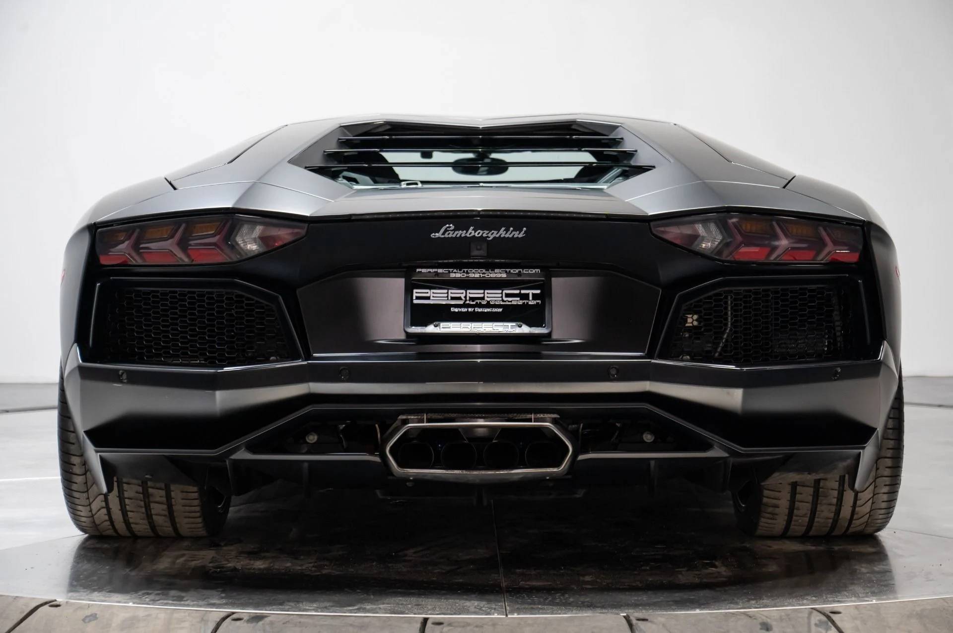 mph016_2773657762_Used_2014_Lamborghini_Aventador_1769104446_0de4e9373c