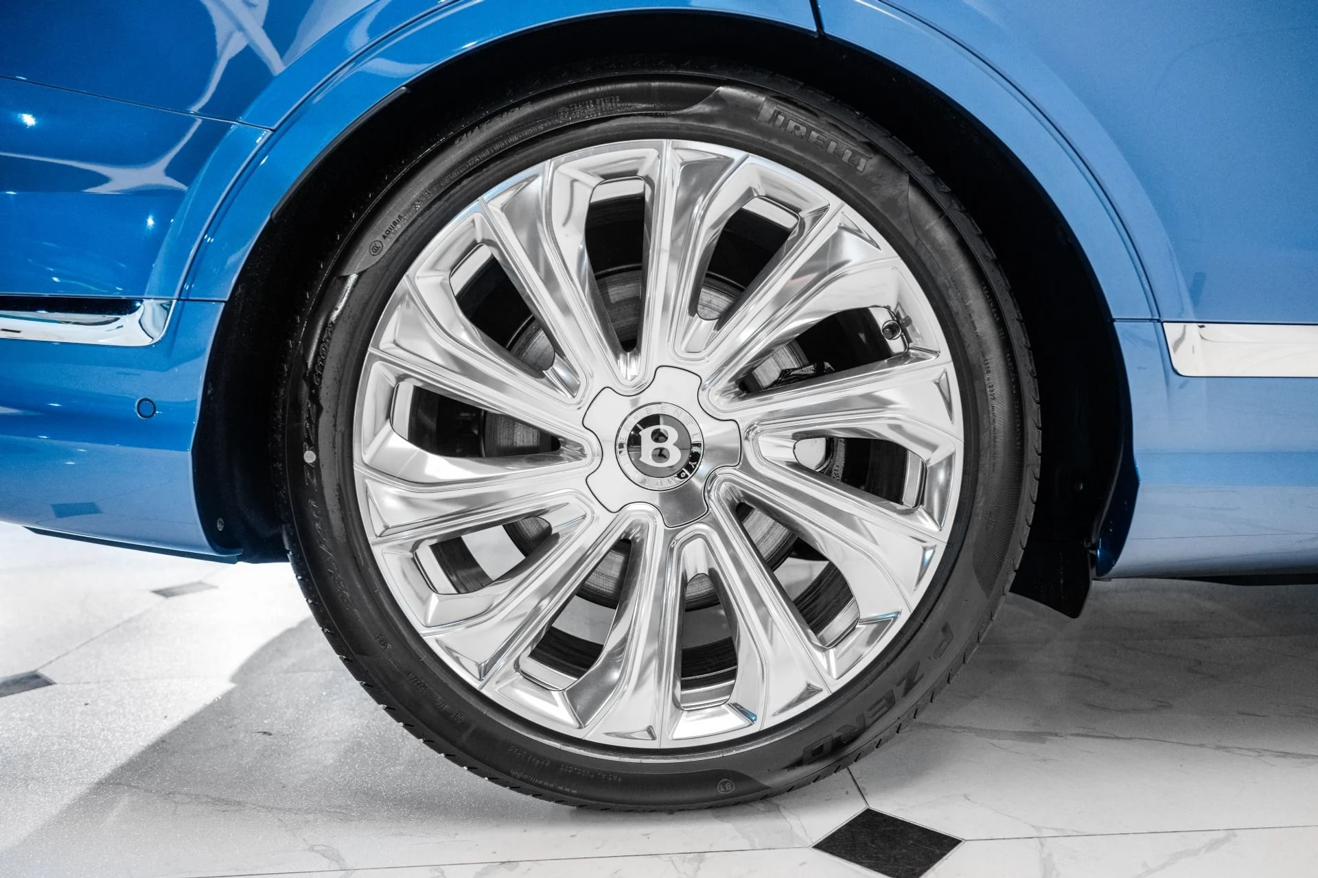 mph016_2778517685_Used_2025_Bentley_Bentayga_EWB_Mulliner_V8_1748092734_48ba8c96d7