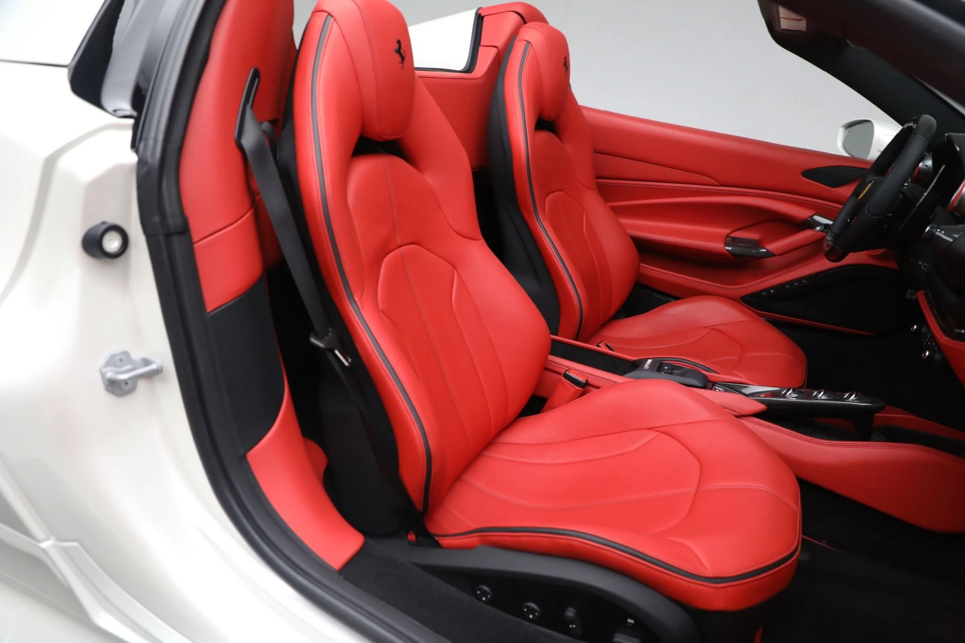 mph016_2780898907_Used_2023_Ferrari_F8_Spider_1729612880_ad91493c2b