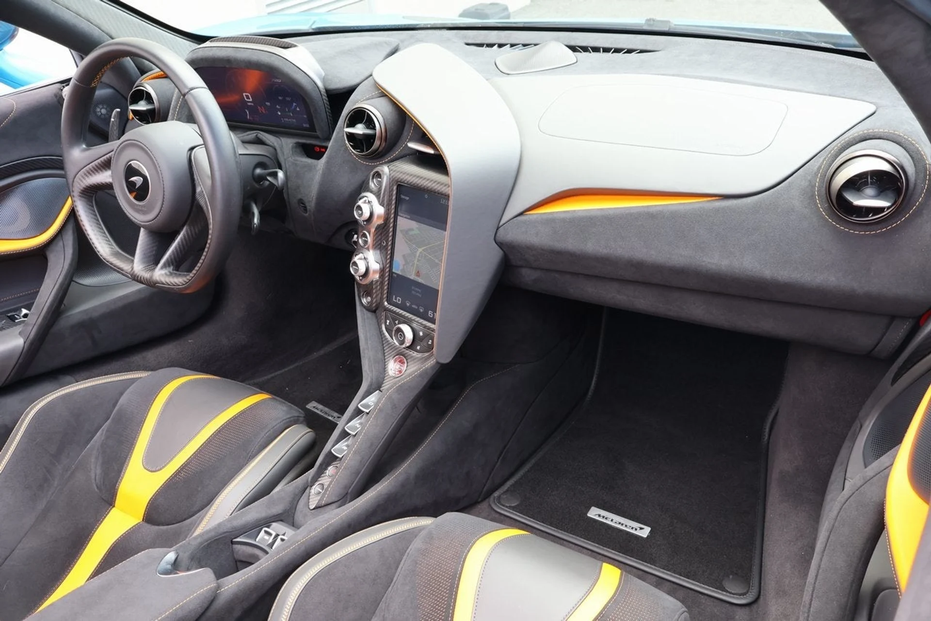 mph016_2790728577_17_5bab743188