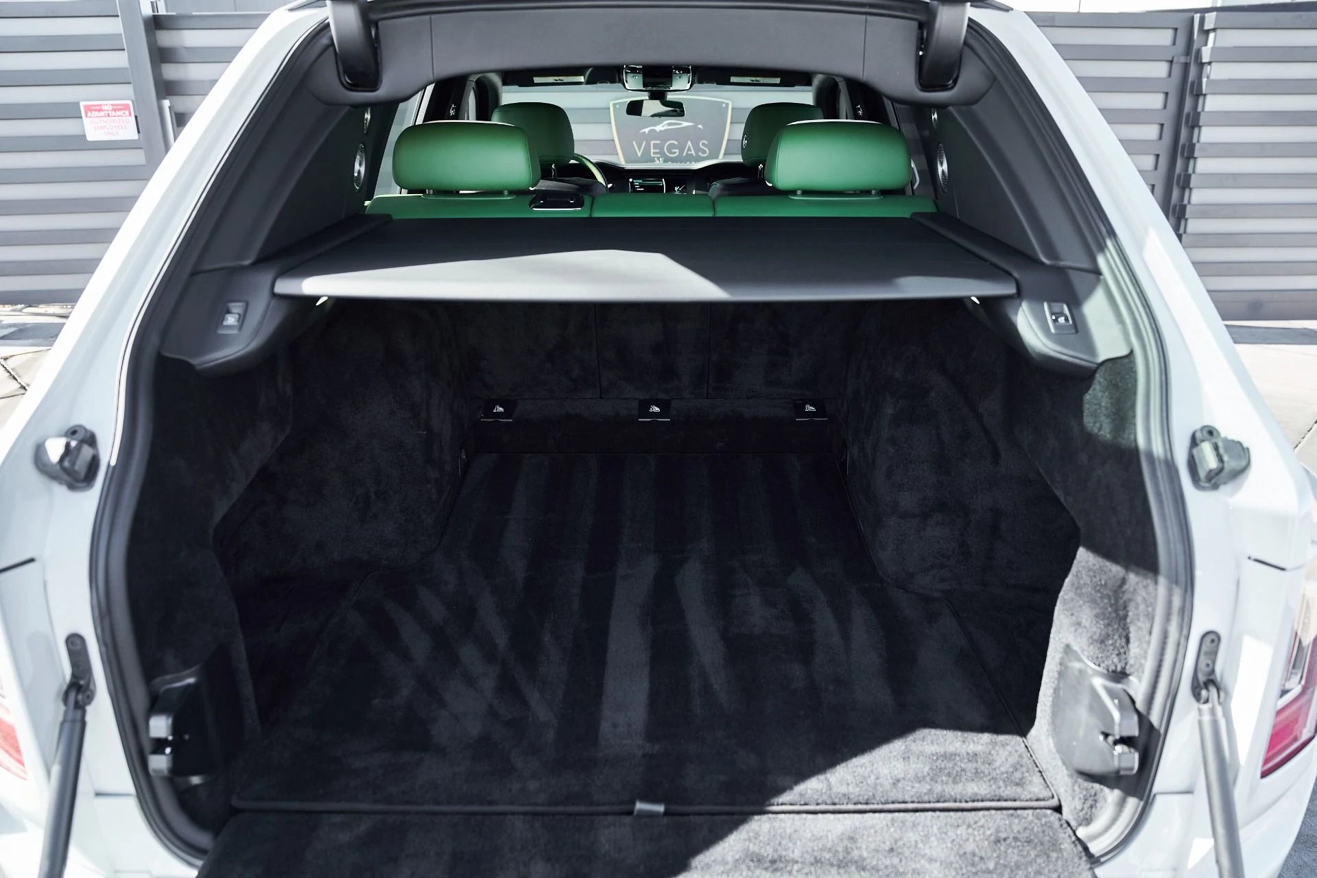 mph016_2796687304_Used_2023_Rolls_Royce_Cullinan_Black_Badge_1769736408_3917ce71b7