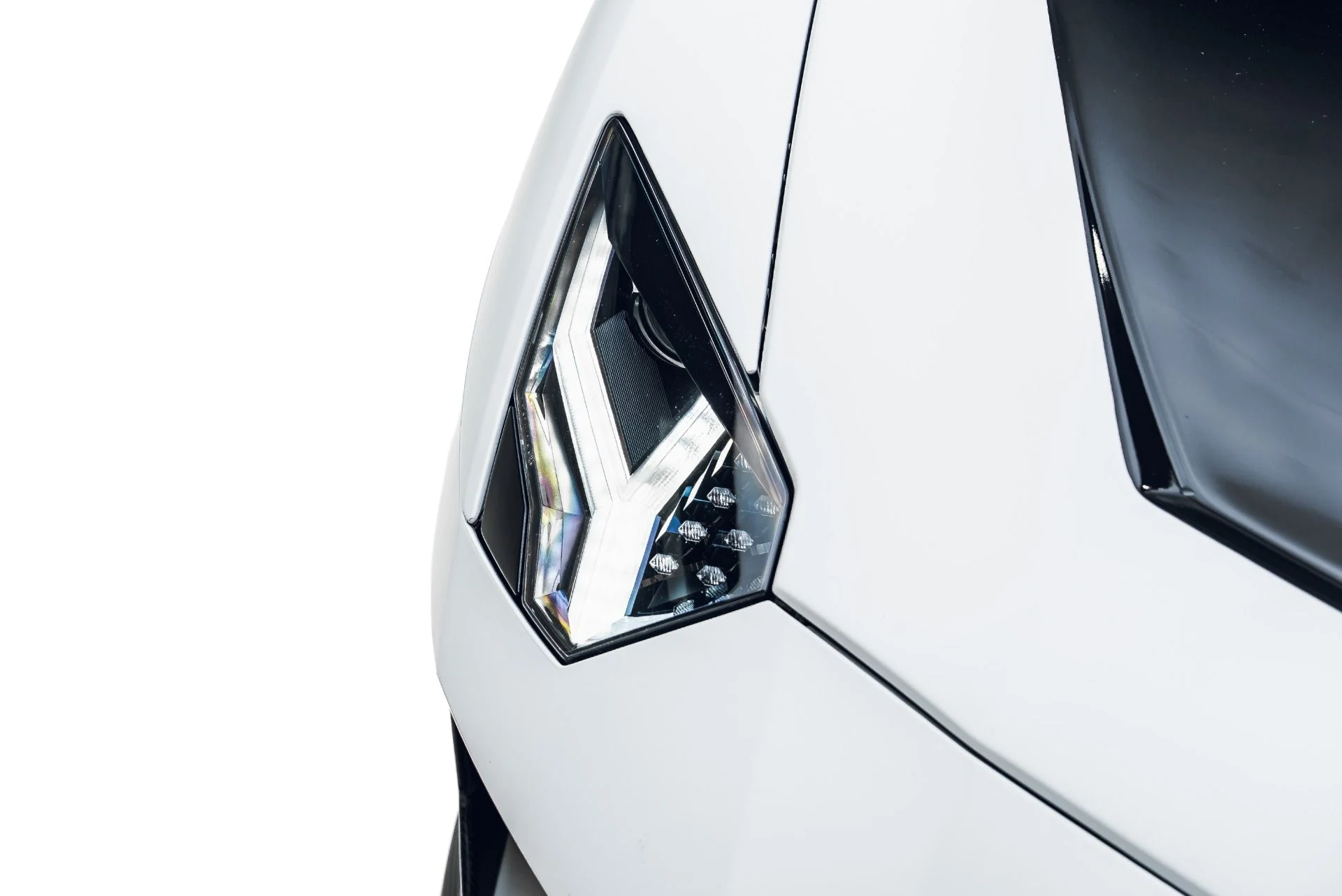 mph016_2797875727_Used_2018_Lamborghini_Aventador_LP_740_4_S_1783639888_8c4aa054b4