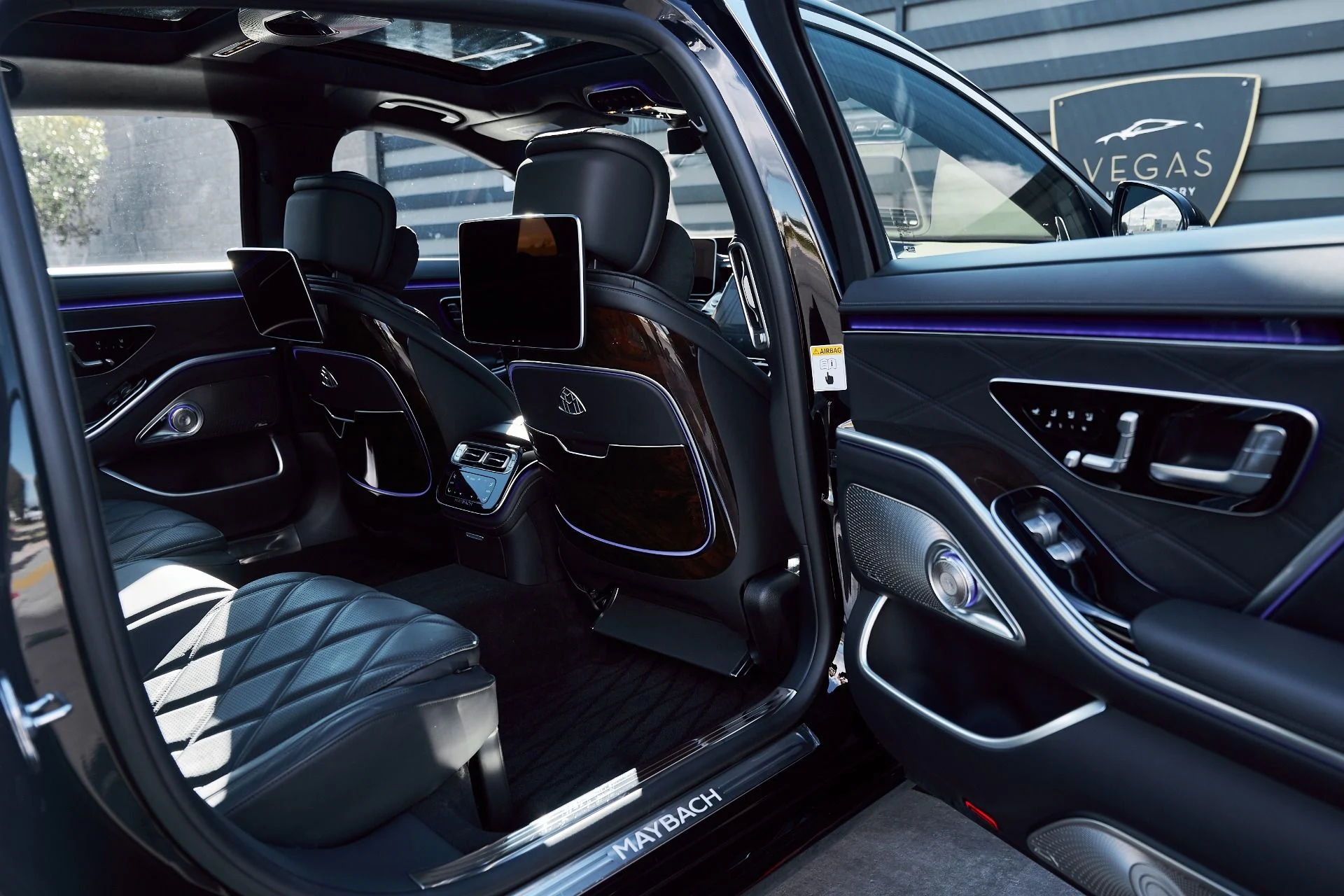 mph016_2800904999_Used_2025_Mercedes_Benz_S_Class_Maybach_S_580_1769305269_cf0d9bbb13