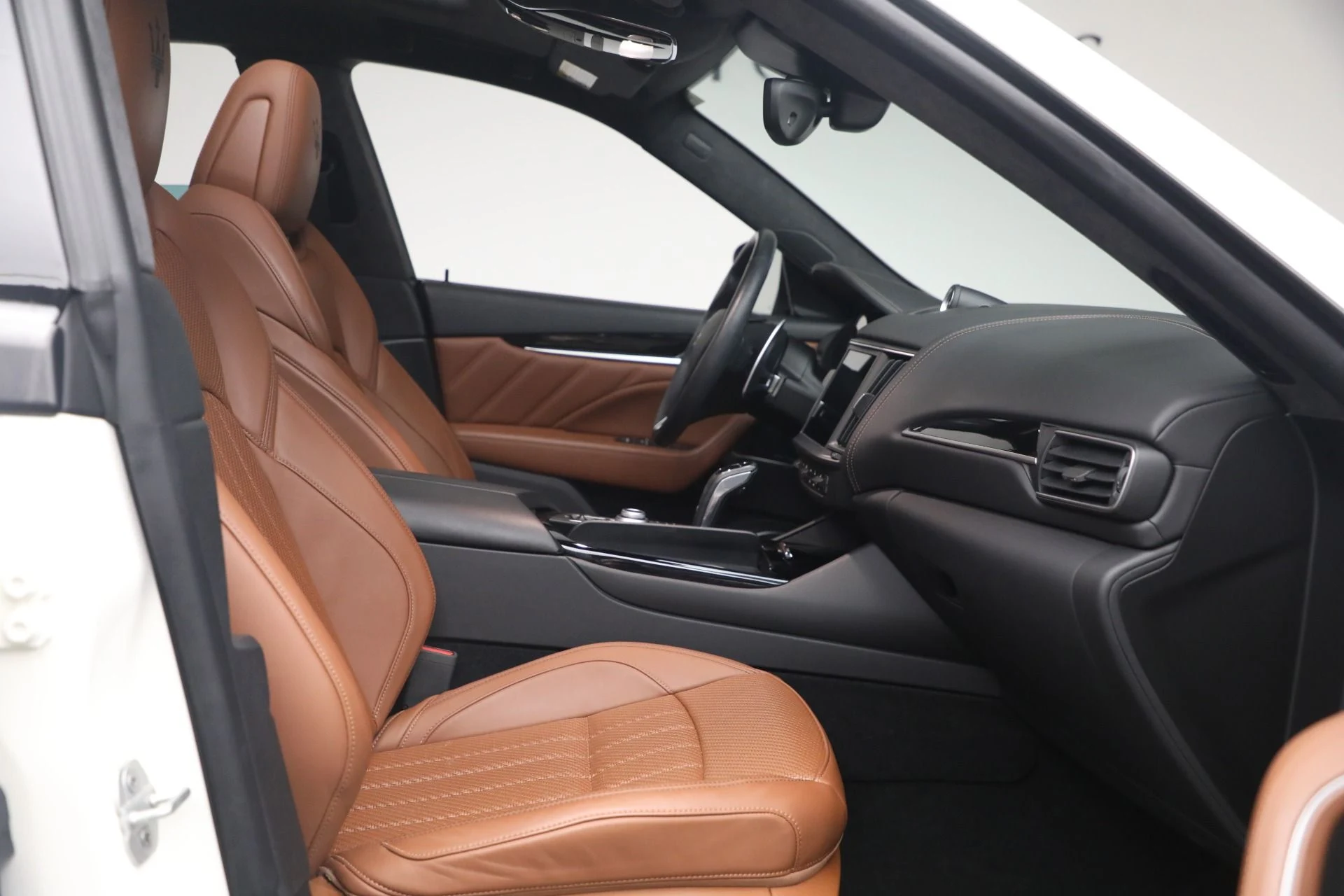 mph016_2801690781_Used_2022_Maserati_Levante_Modena_1765059797_9708374ad9