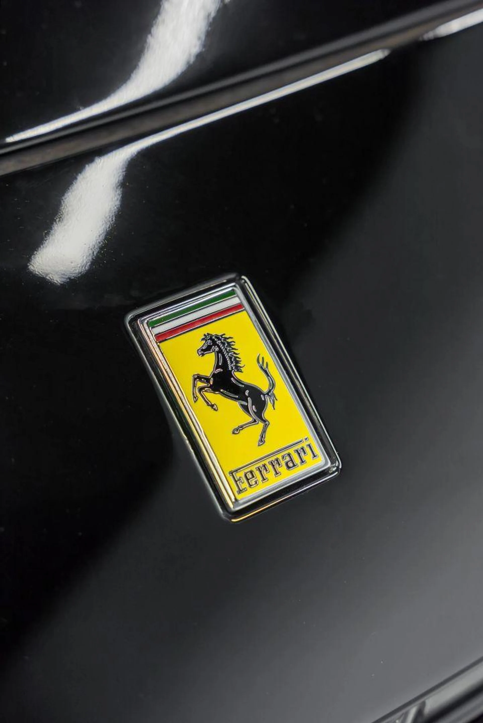 mph016_2815266772_Used_2025_Ferrari_Purosangue_Sport_Utility_4_D_1784849389_338278e6d3