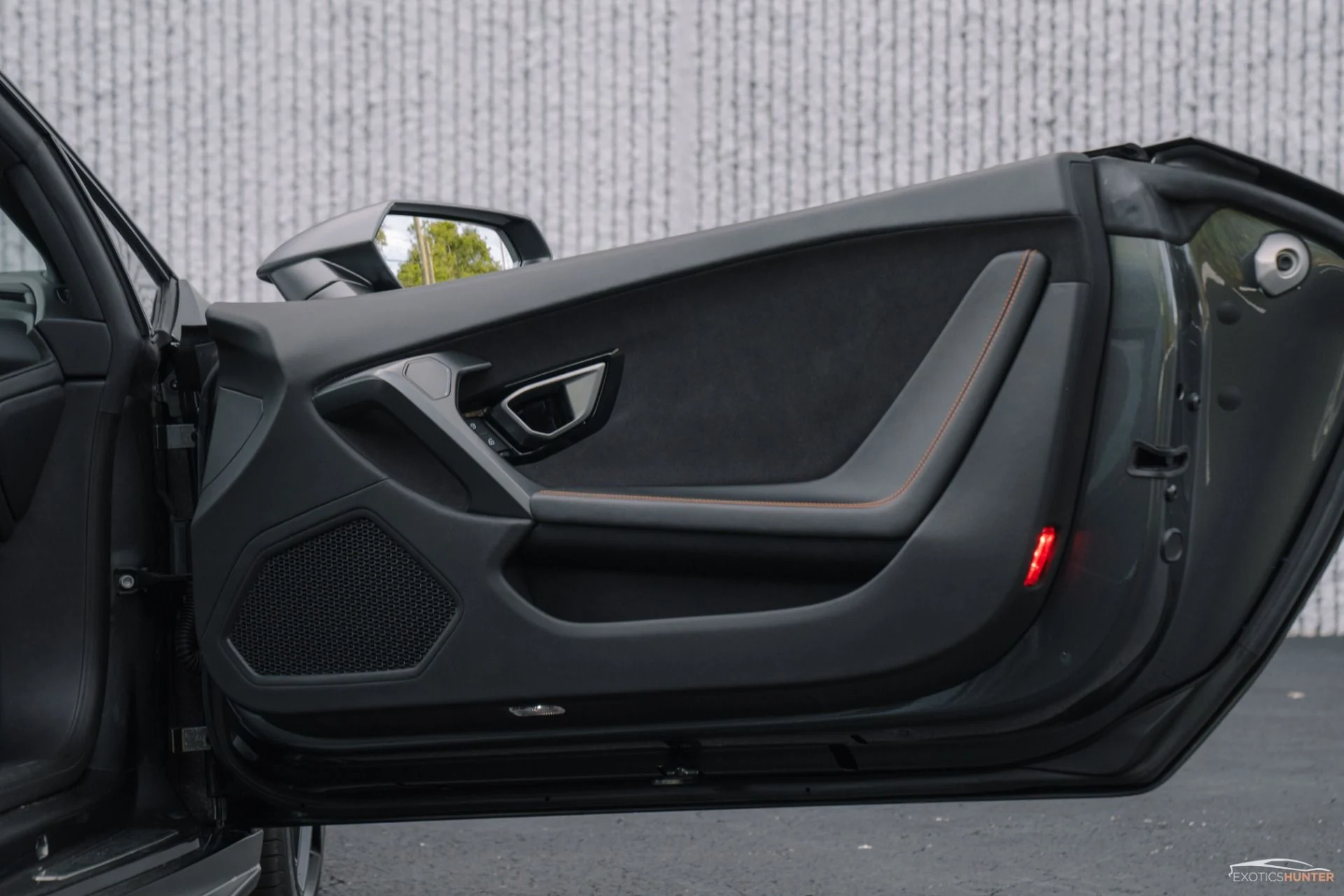 mph016_2815846032_Used_2015_Lamborghini_Huracan_LP_610_4_w_FULL_Stealth_PPF_1750434855_e6a8512821