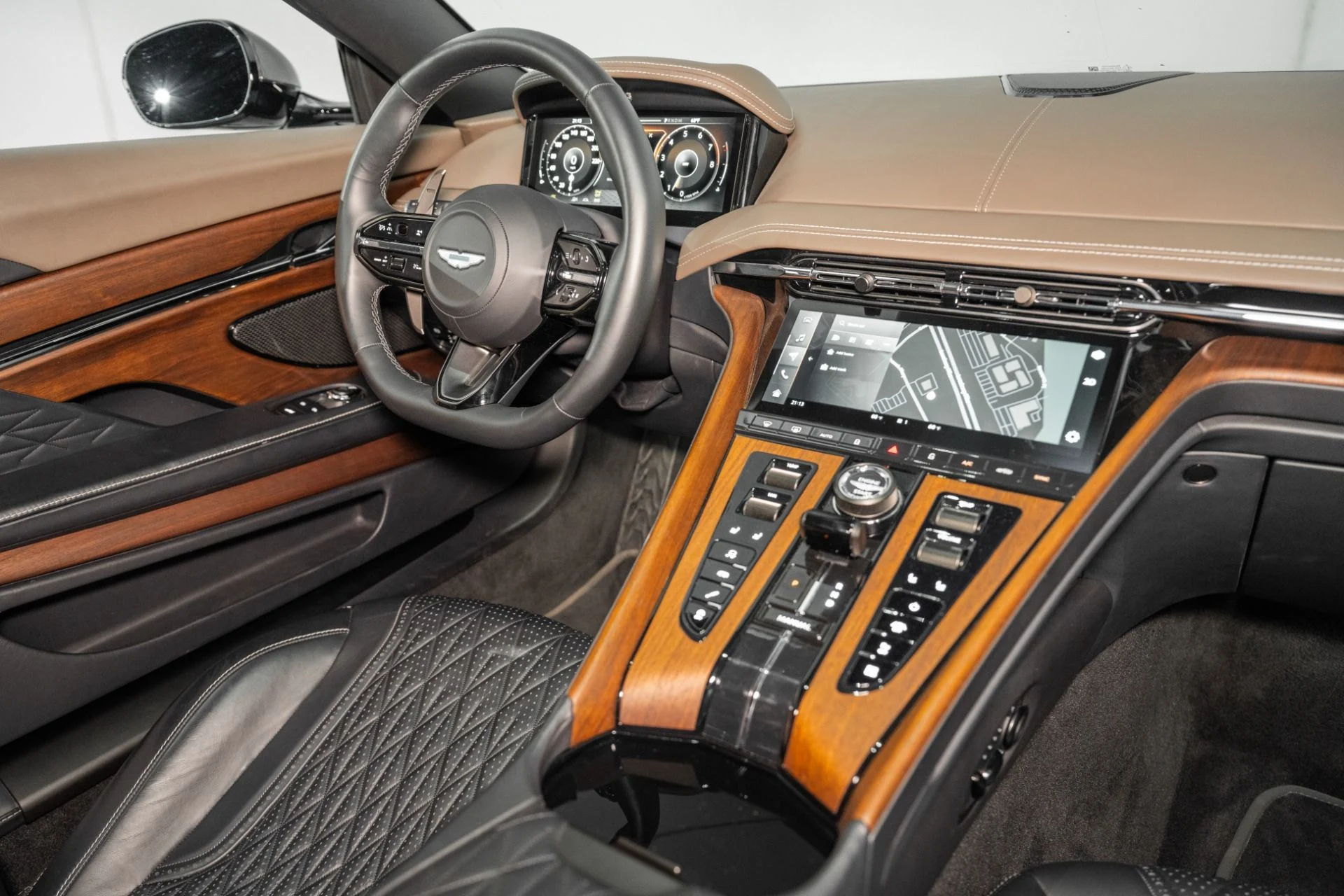 mph016_2817282990_New_2024_Aston_Martin_DB_12_V8_1761150102_f3a84d5b38