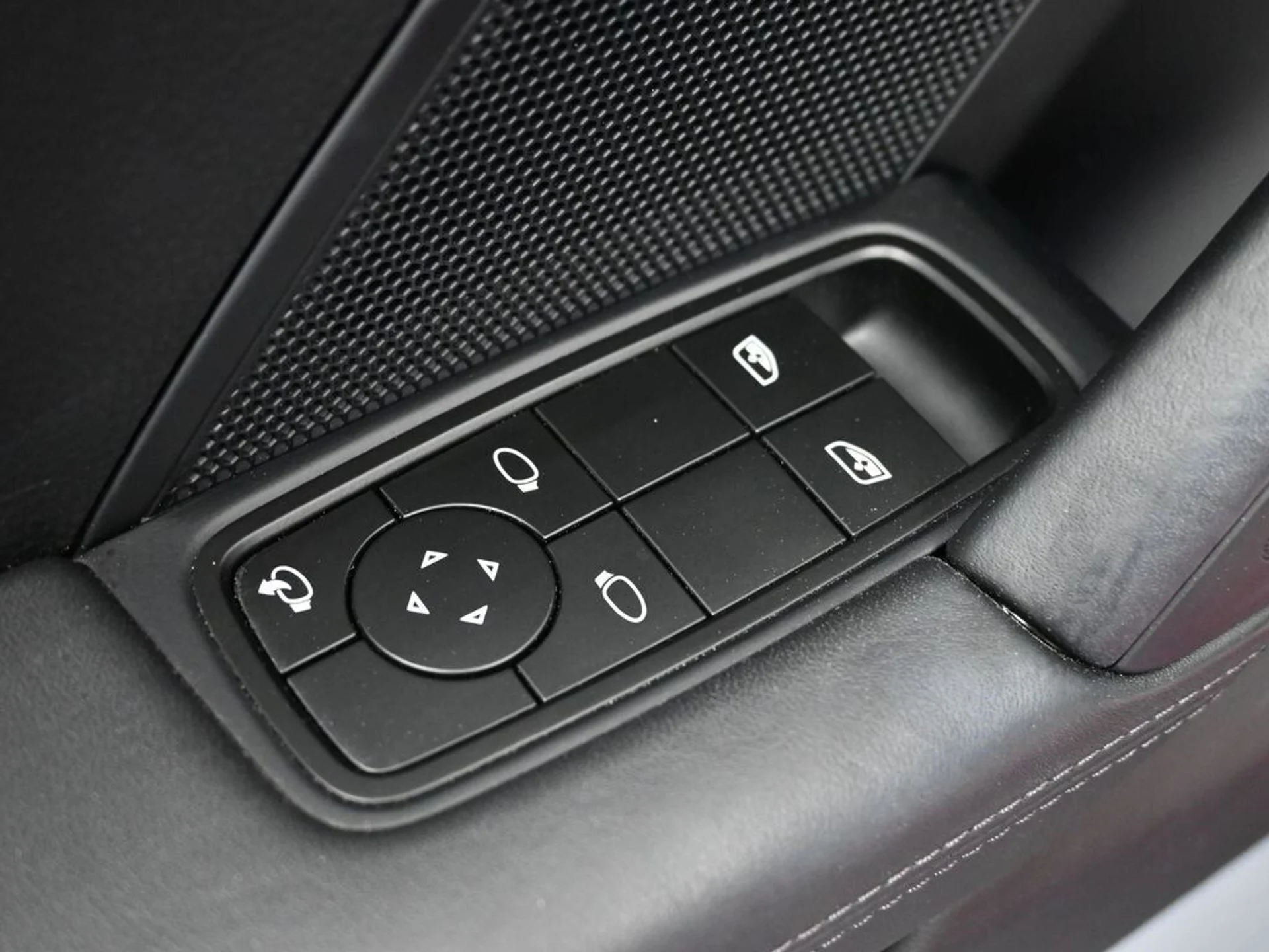 mph016_2819640680_5fa15ad0d2e7a4e99726367befe5dce5x_ca8db70487