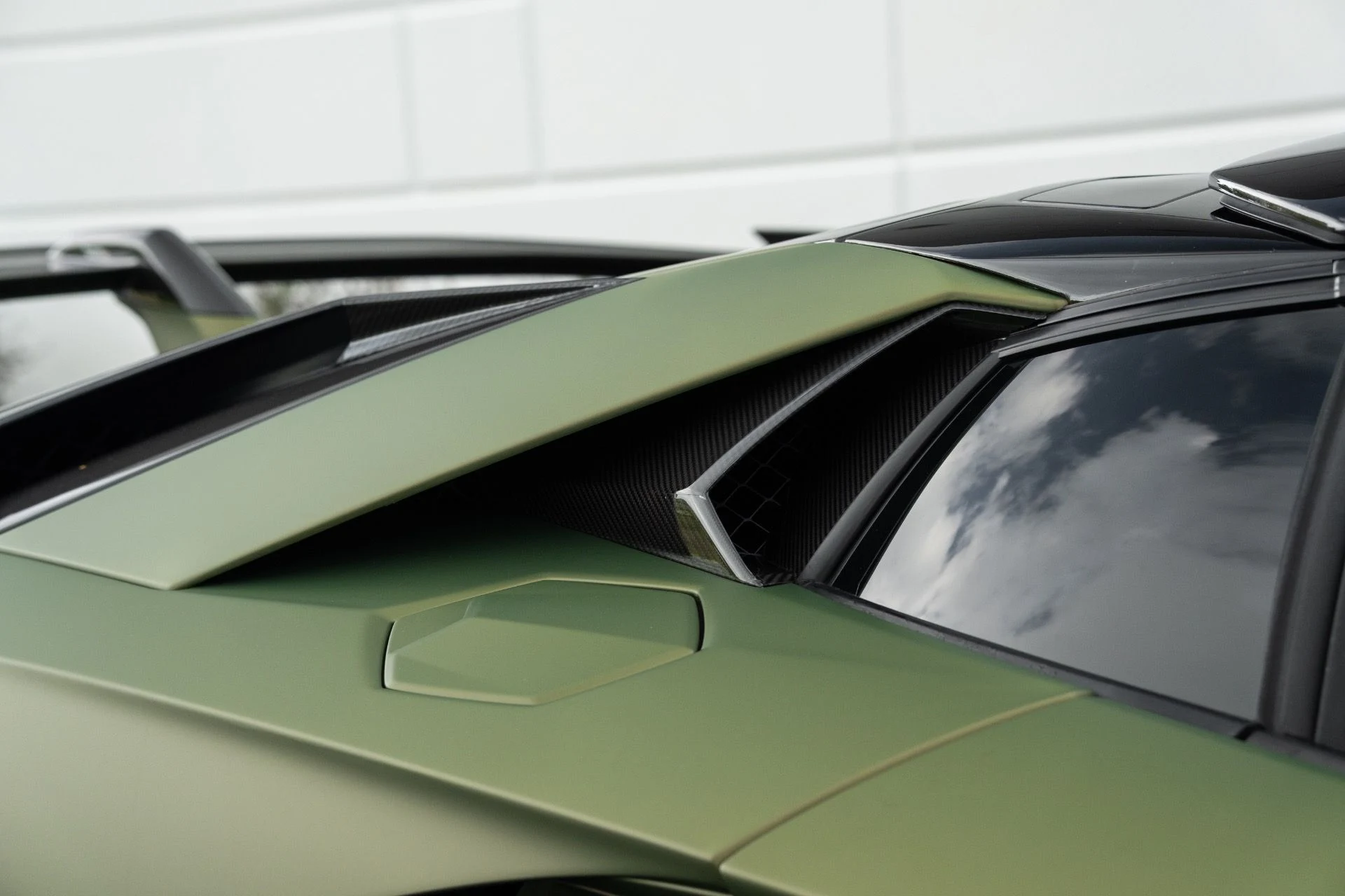 mph016_2822880931_Used_2021_Lamborghini_Aventador_LP_770_4_SVJ_Roadster_1773716701_eda9bc8e1e