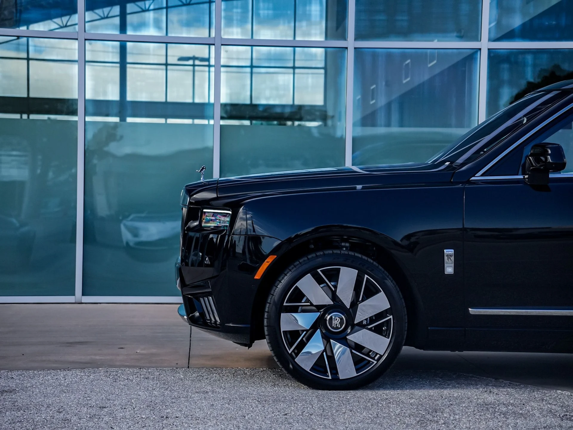 mph016_2825524799_Hi_Tech_Luxury_Imports_LLC_SLA_23_HA_06_VU_236740_image_16_ee34e6aa9a