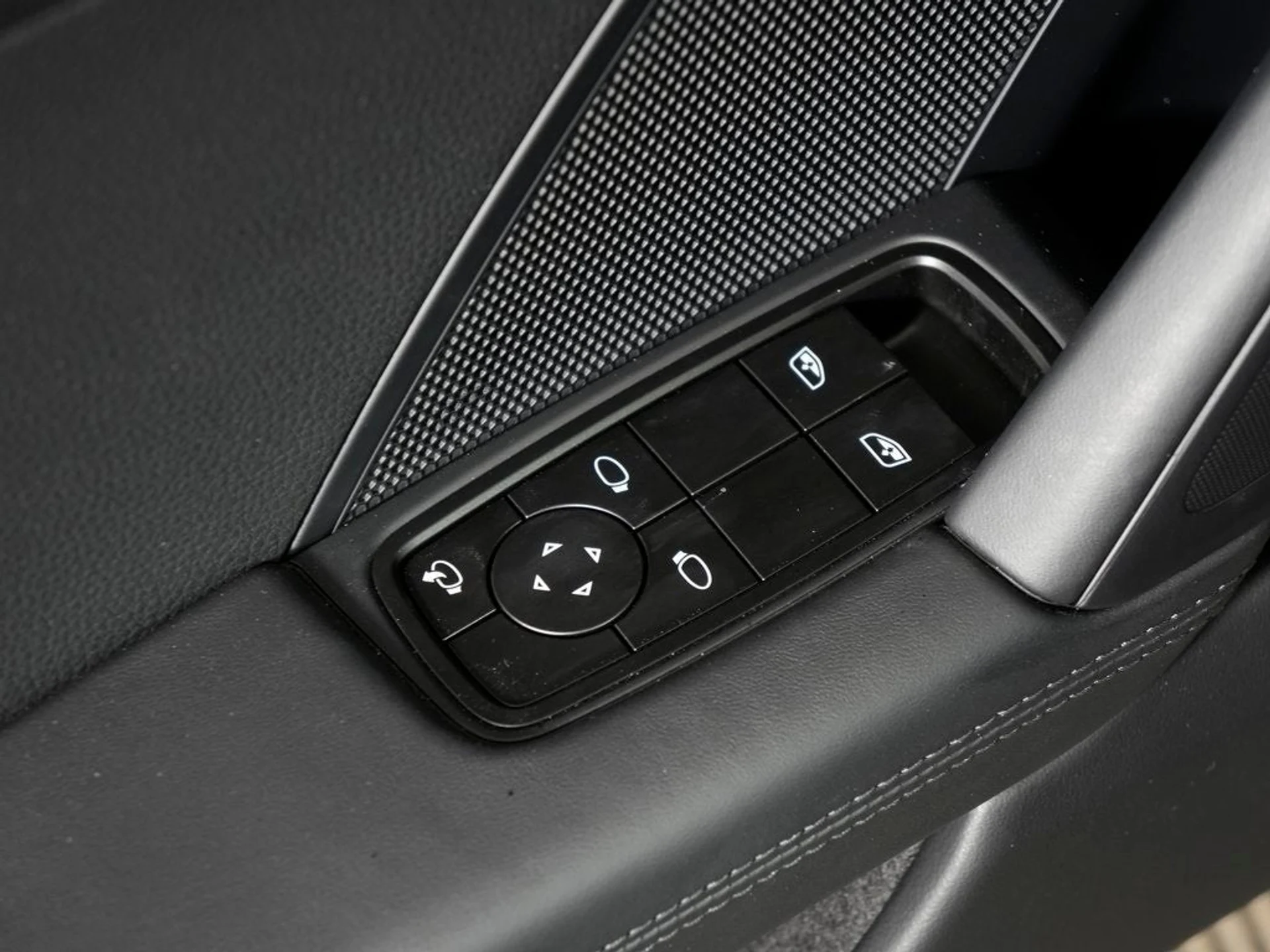 mph016_2827006538_17_9c0bea9892