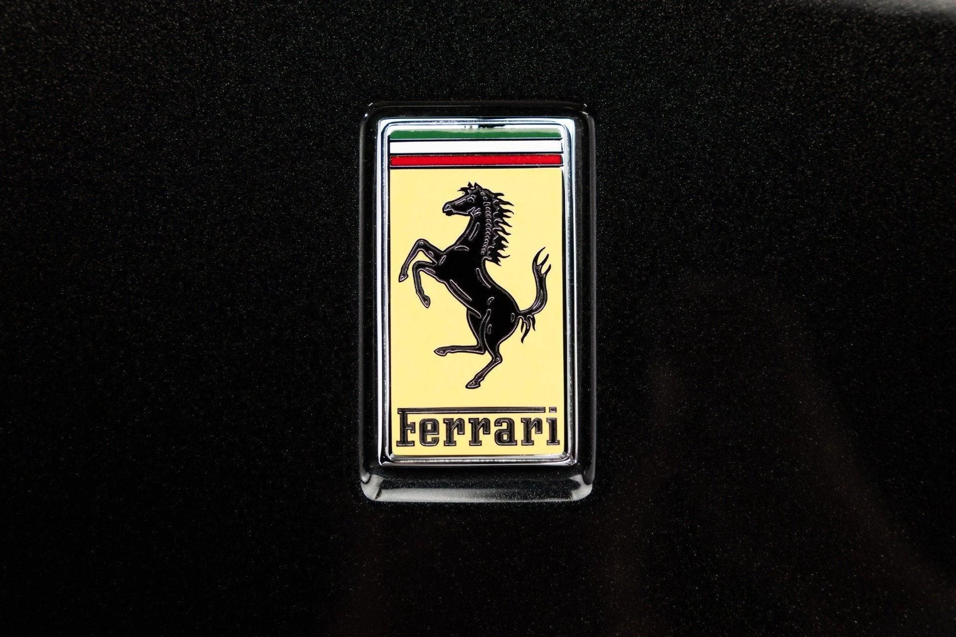 mph016_2831297446_Used_2023_Ferrari_Roma_1791631696_ce26c1c83f