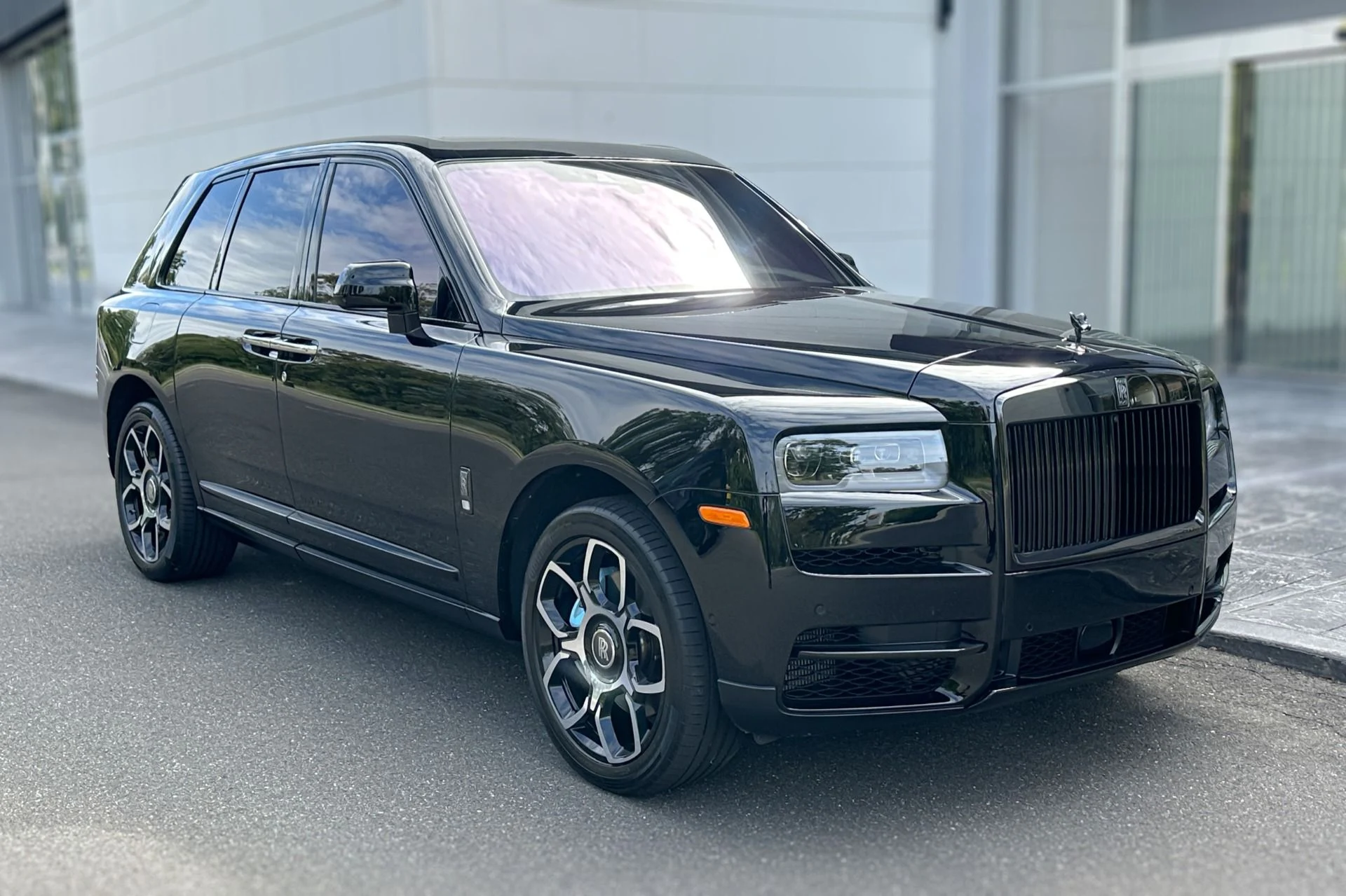mph016_2833985382_Used_2023_Rolls_Royce_Black_Badge_Cullinan_1790242645_e371340907