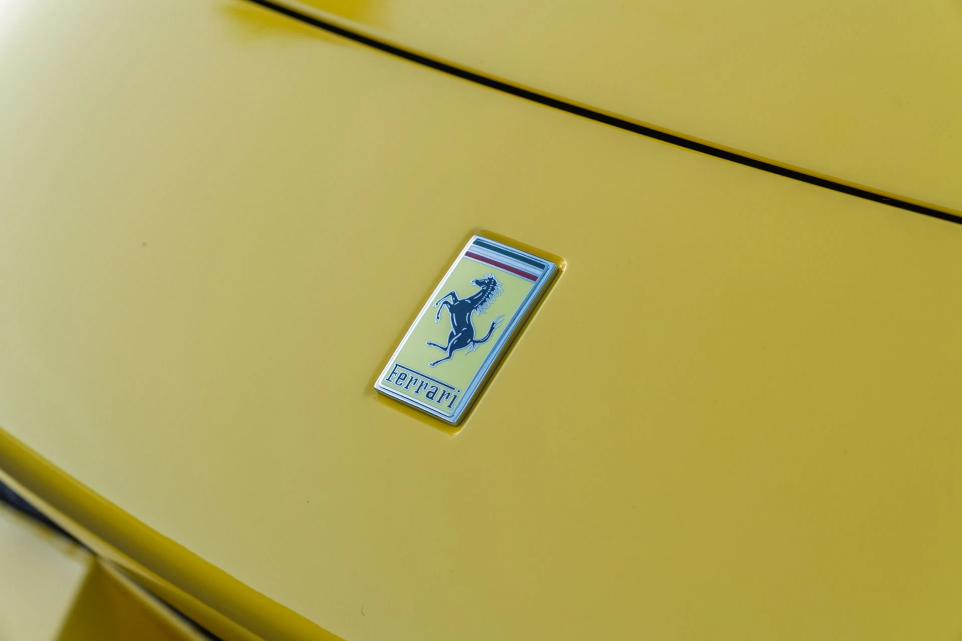 mph016_2834828948_Used_2025_Ferrari_296_GTB_1756227854_ae353958fa
