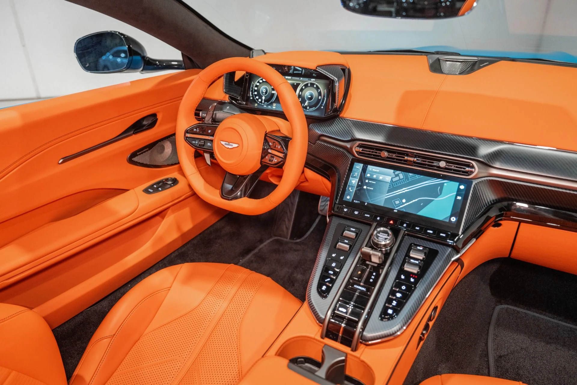 mph016_2841188474_New_2026_Aston_Martin_Vantage_Roadster_1761752064_e5f0cf2133