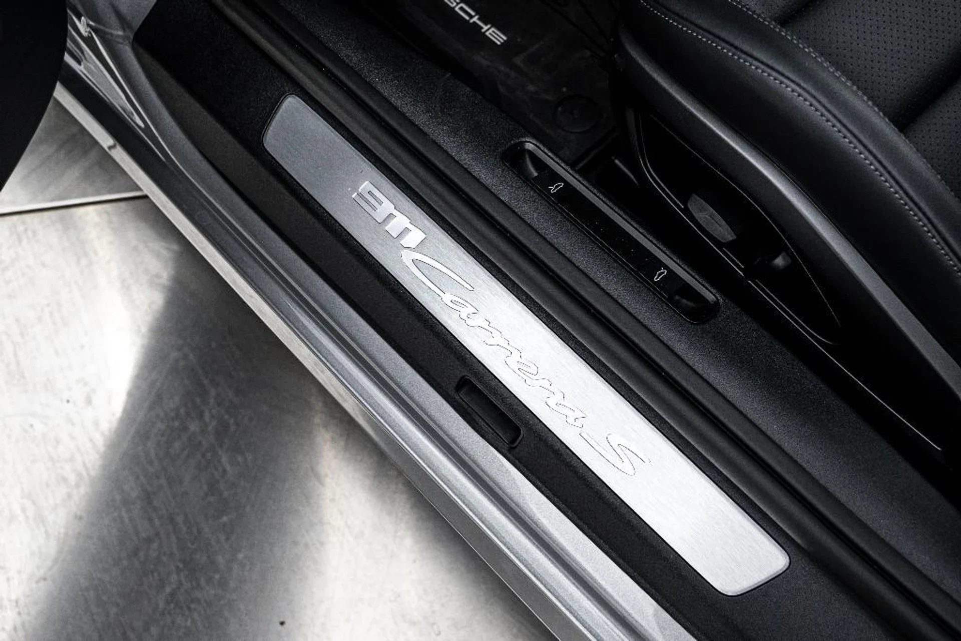 mph016_2841868877_UY_Wtj04o_S_Ph_Eqyp_9l_MJ_Av_B_vd_U_fe5cee3965