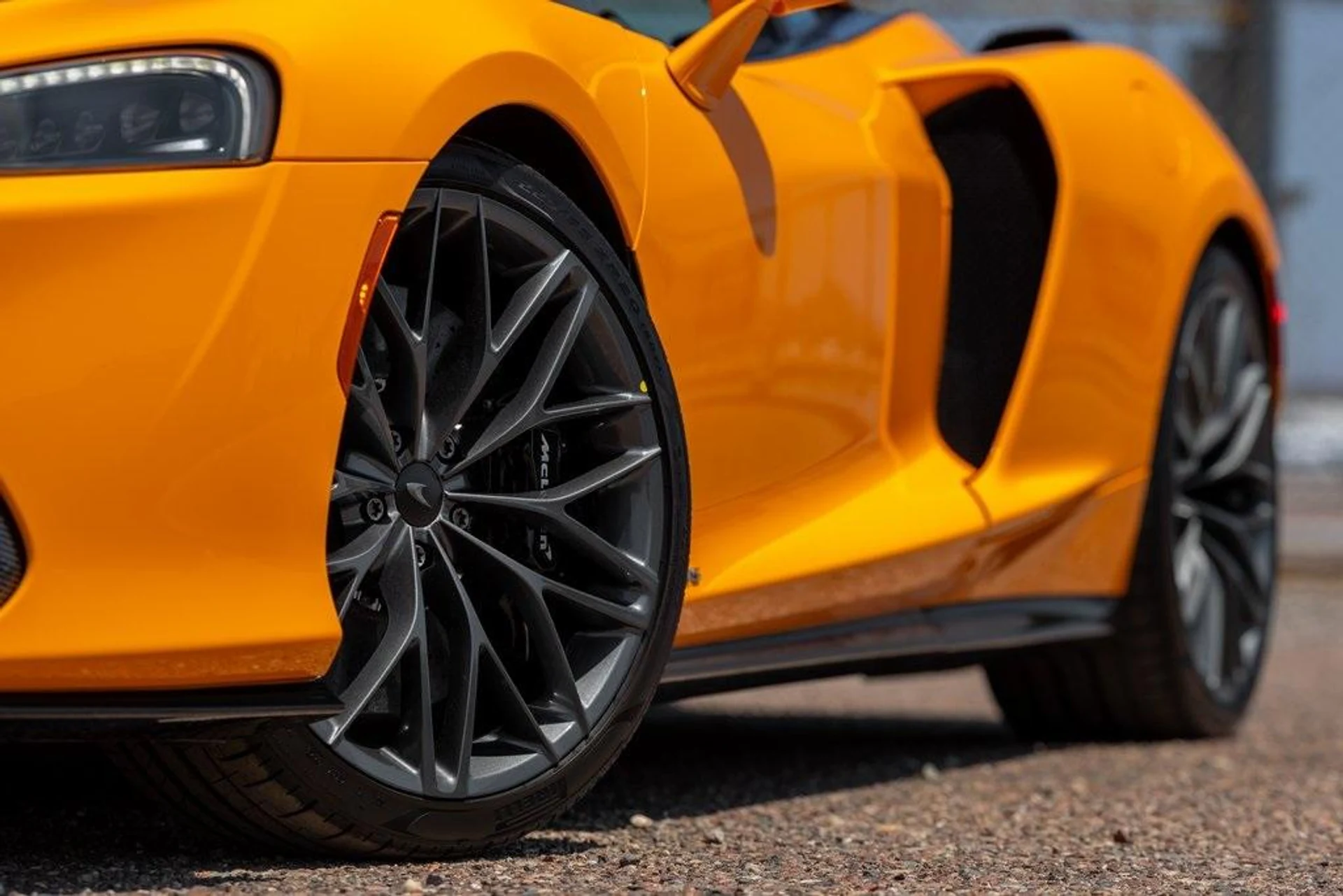 mph016_2849703928_Used_2025_MCLAREN_GTS_1721509497_f947f104b5