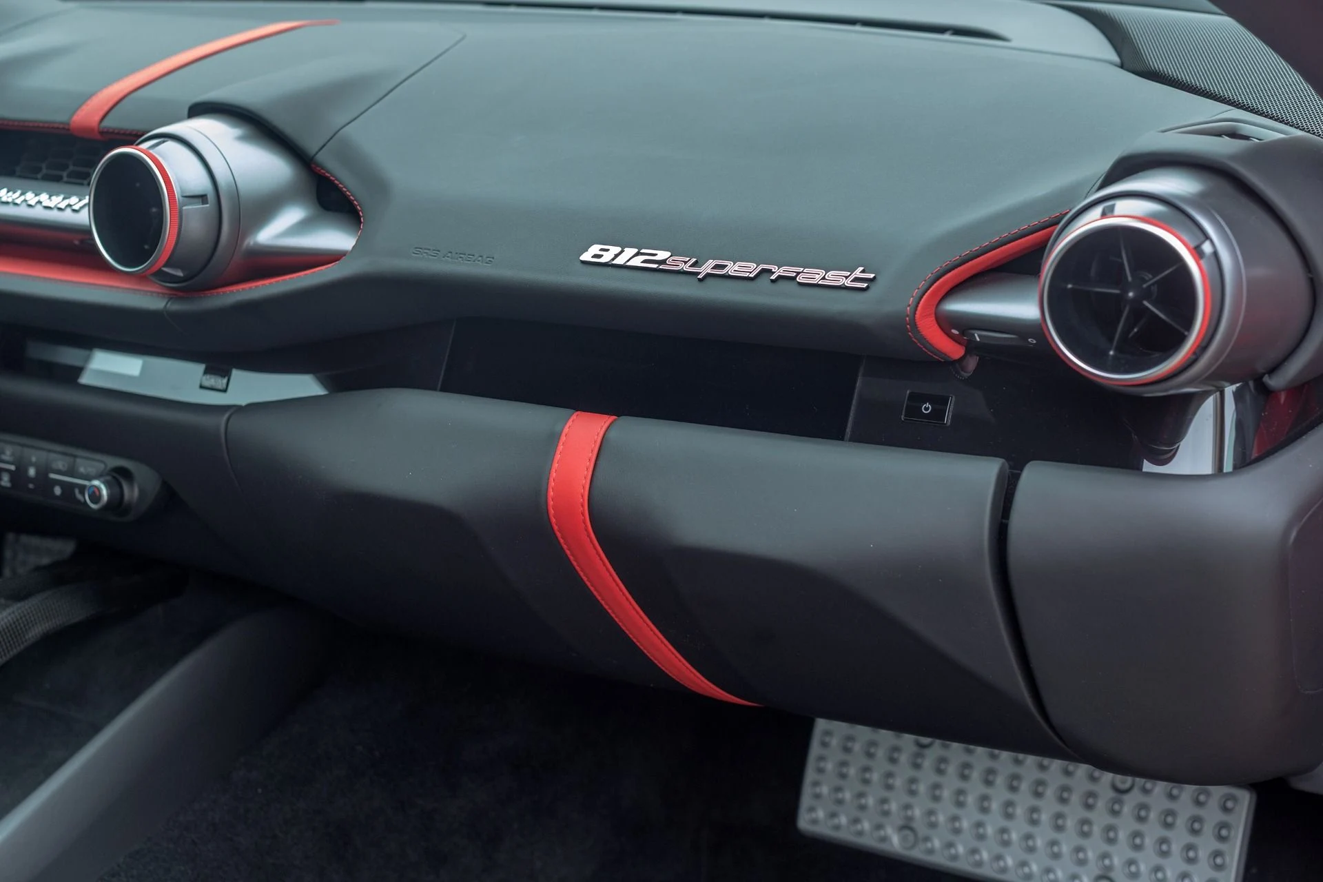 mph016_2850493173_Used_2020_Ferrari_812_Superfast_1765217828_ea65550e84