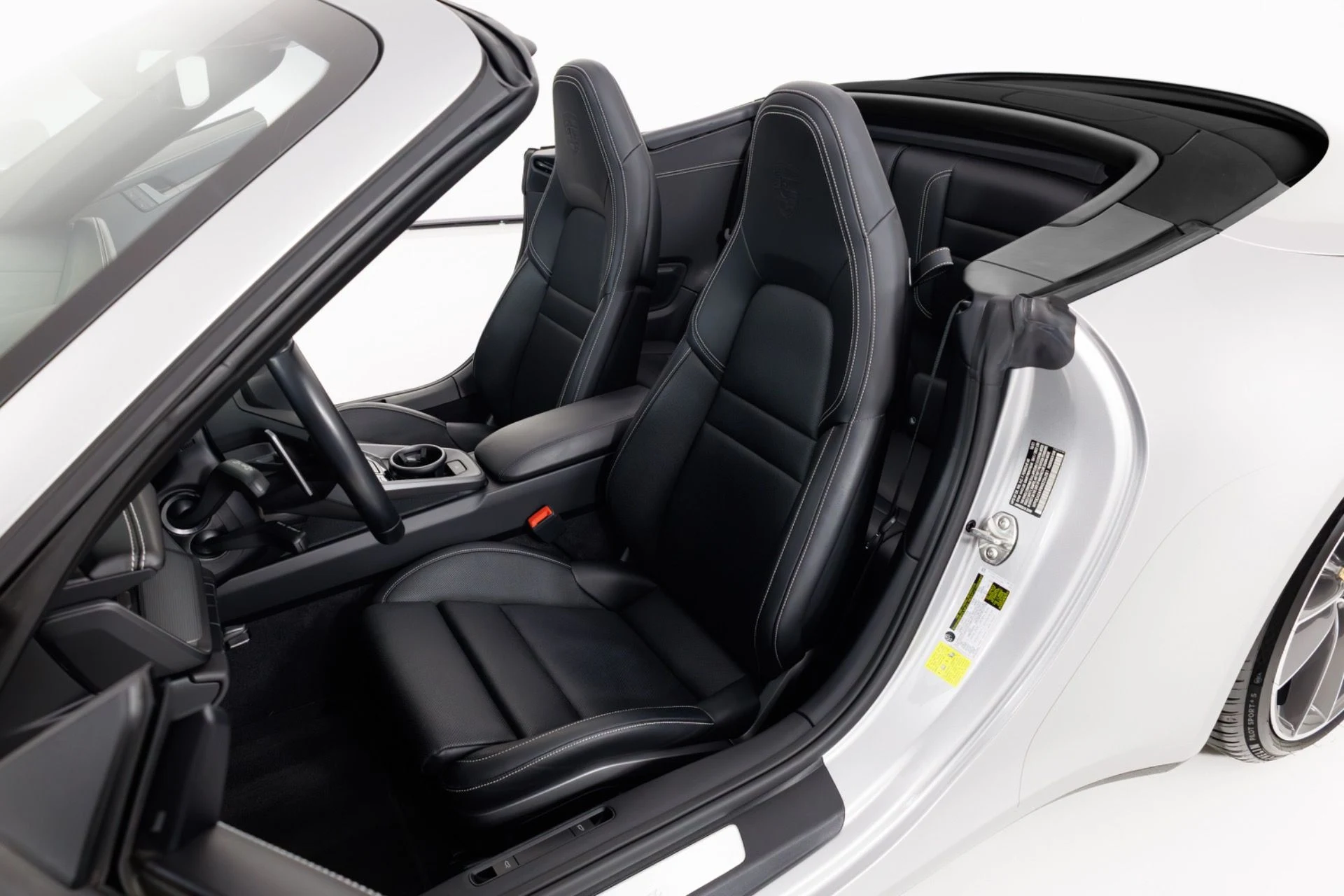 mph016_2851968865_Used_2022_Porsche_911_Carrera_1773941182_5e921036f9