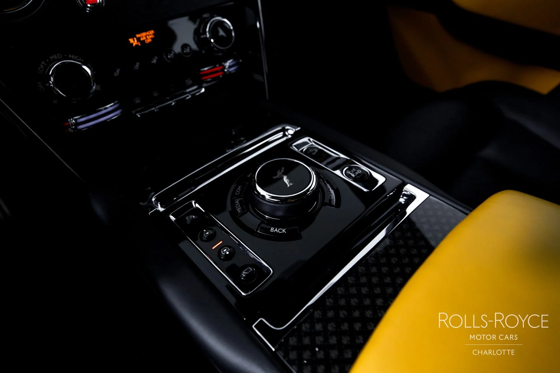 mph016_286166037_Used_2023_Rolls_Royce_Black_Badge_Cullinan_1767375090_7ed967cd49