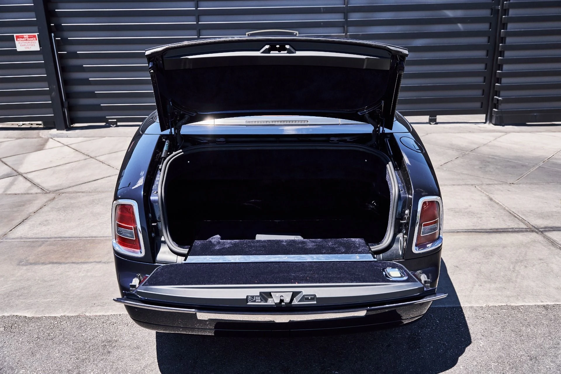 mph016_2867349174_Used_2009_Rolls_Royce_Phantom_Drophead_Coupe_Base_1779209642_66d94ff42b