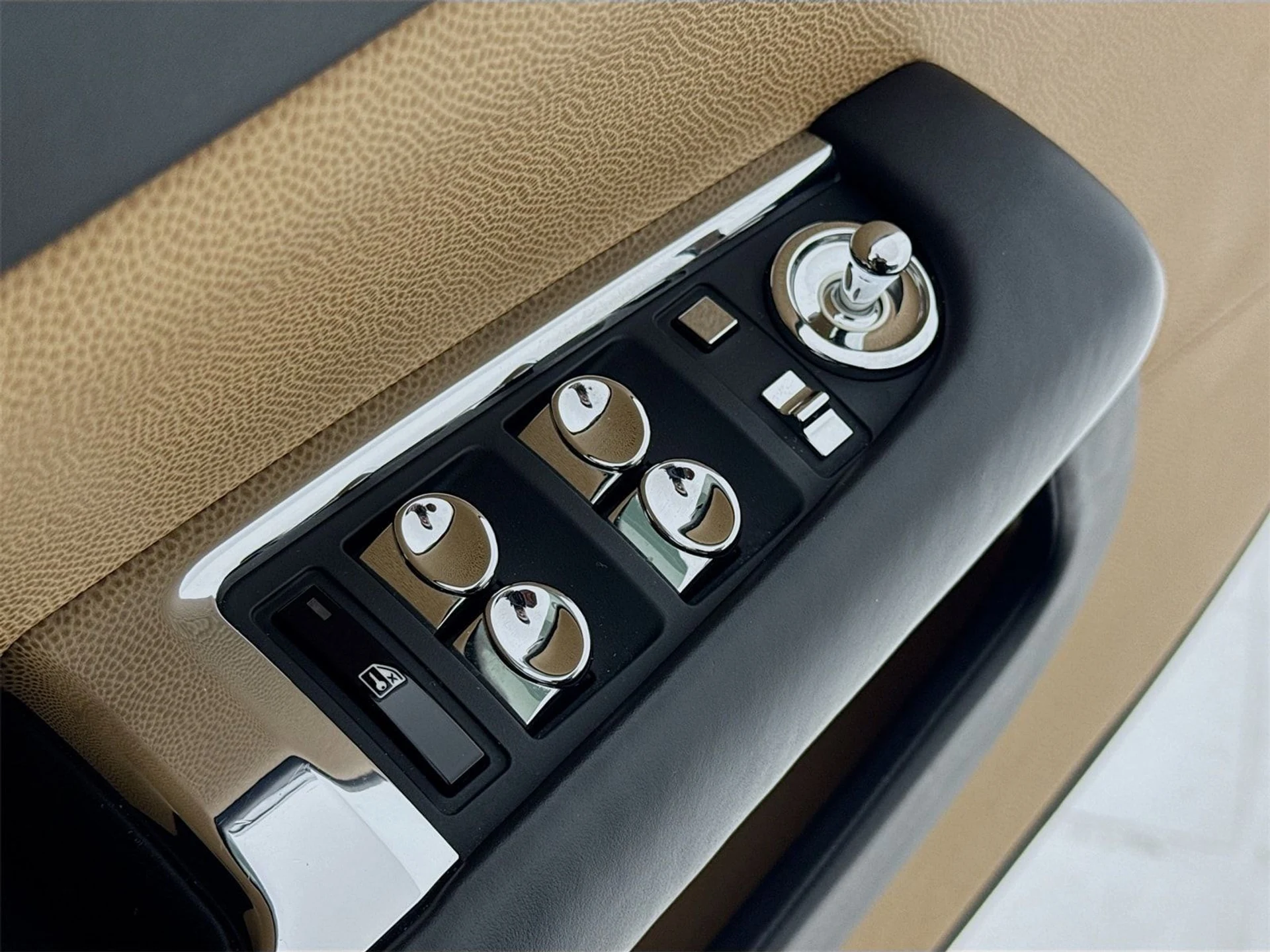 mph016_2869879165_6623169d43f70175b2faa6817007c383x_a7ab7a9b99