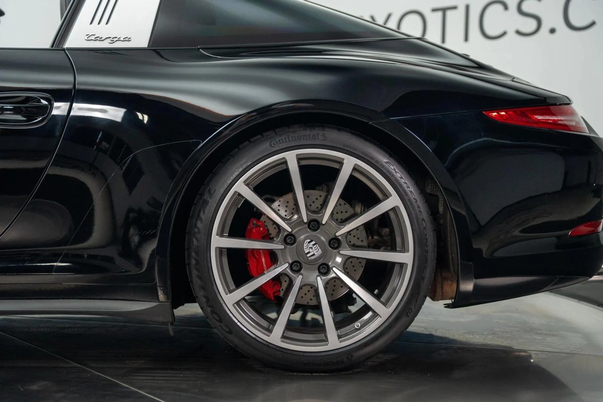 mph016_2878831281_417e2291e1d287d170fce1d664d7a589_1adea757ff