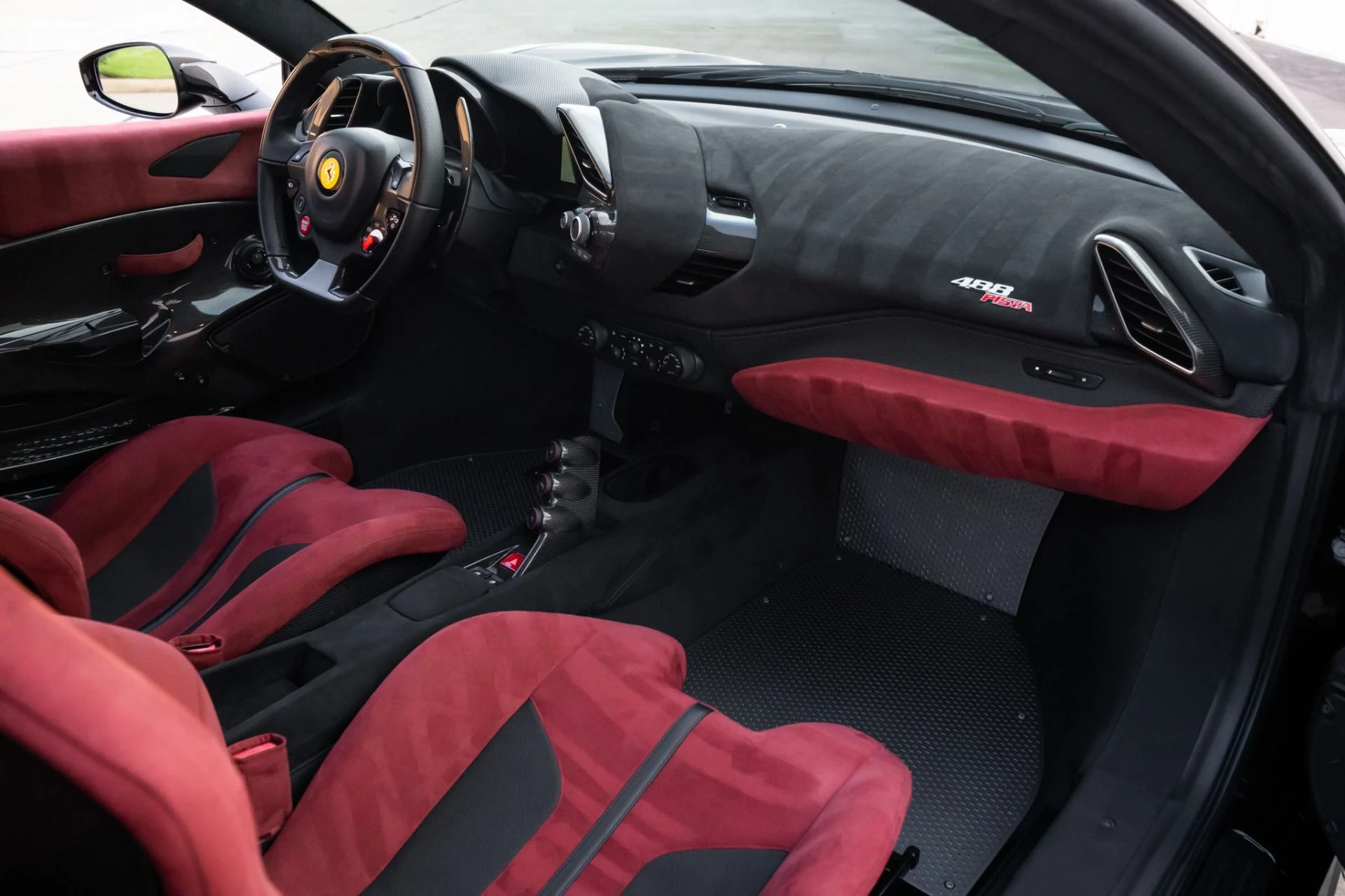 mph016_2879825316_Used_2020_Ferrari_488_Pista_1755714796_cd06529d3d