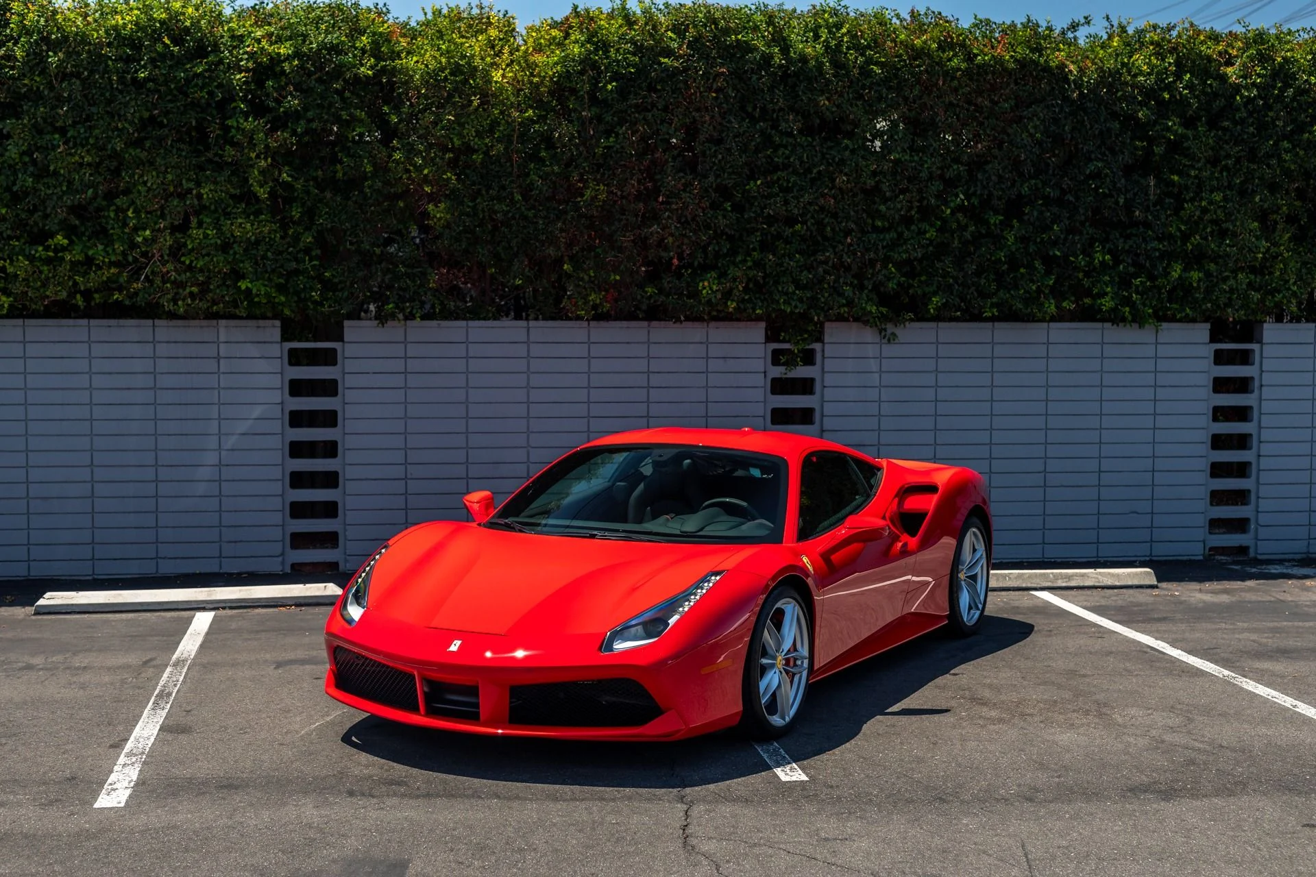 mph016_2880816564_Used_2016_Ferrari_488_GTB_1754854707_77482b61cb