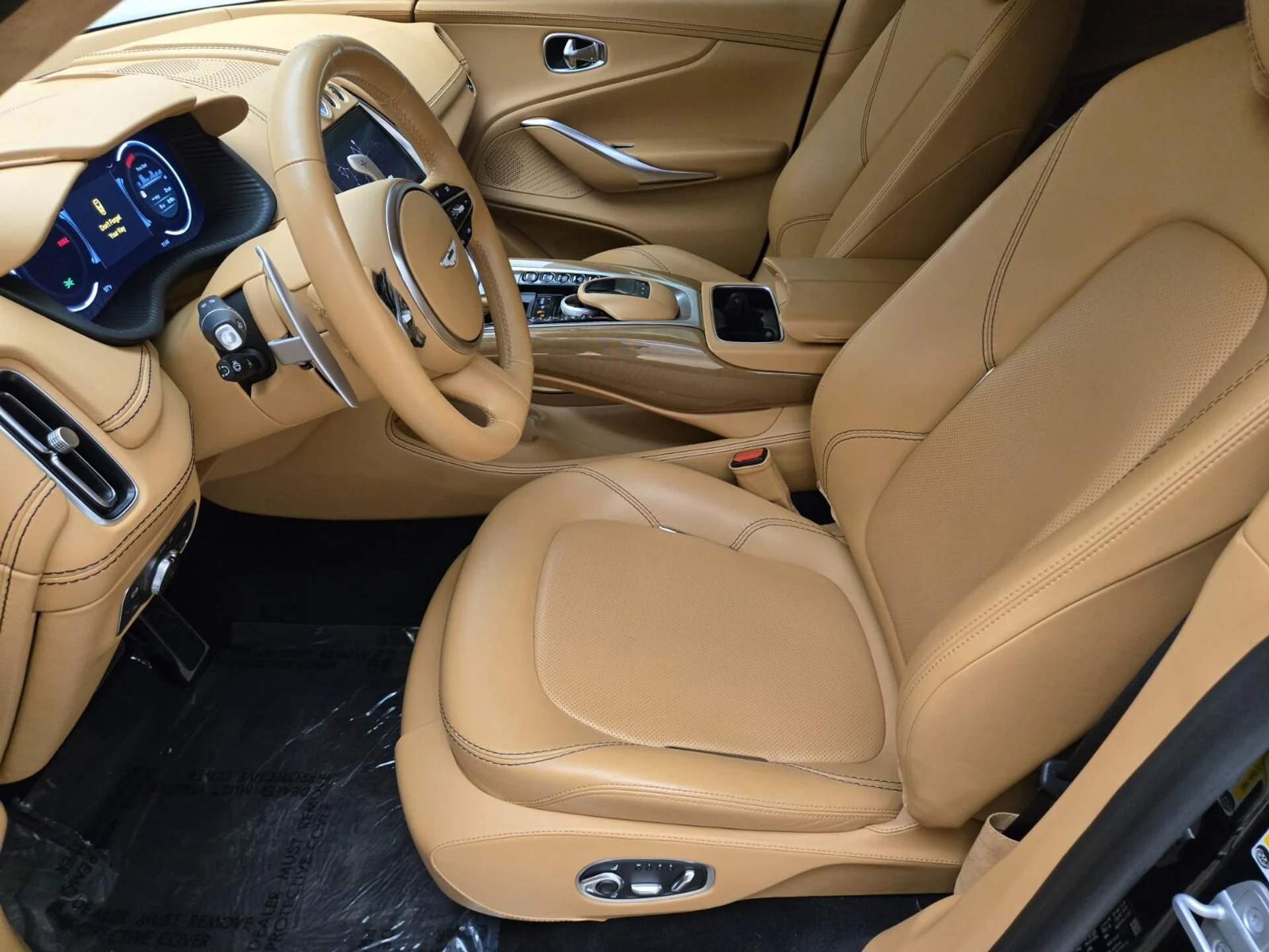 mph016_2881446764_Used_2021_Aston_Martin_DBX_1753164224_6a7e7a1df9