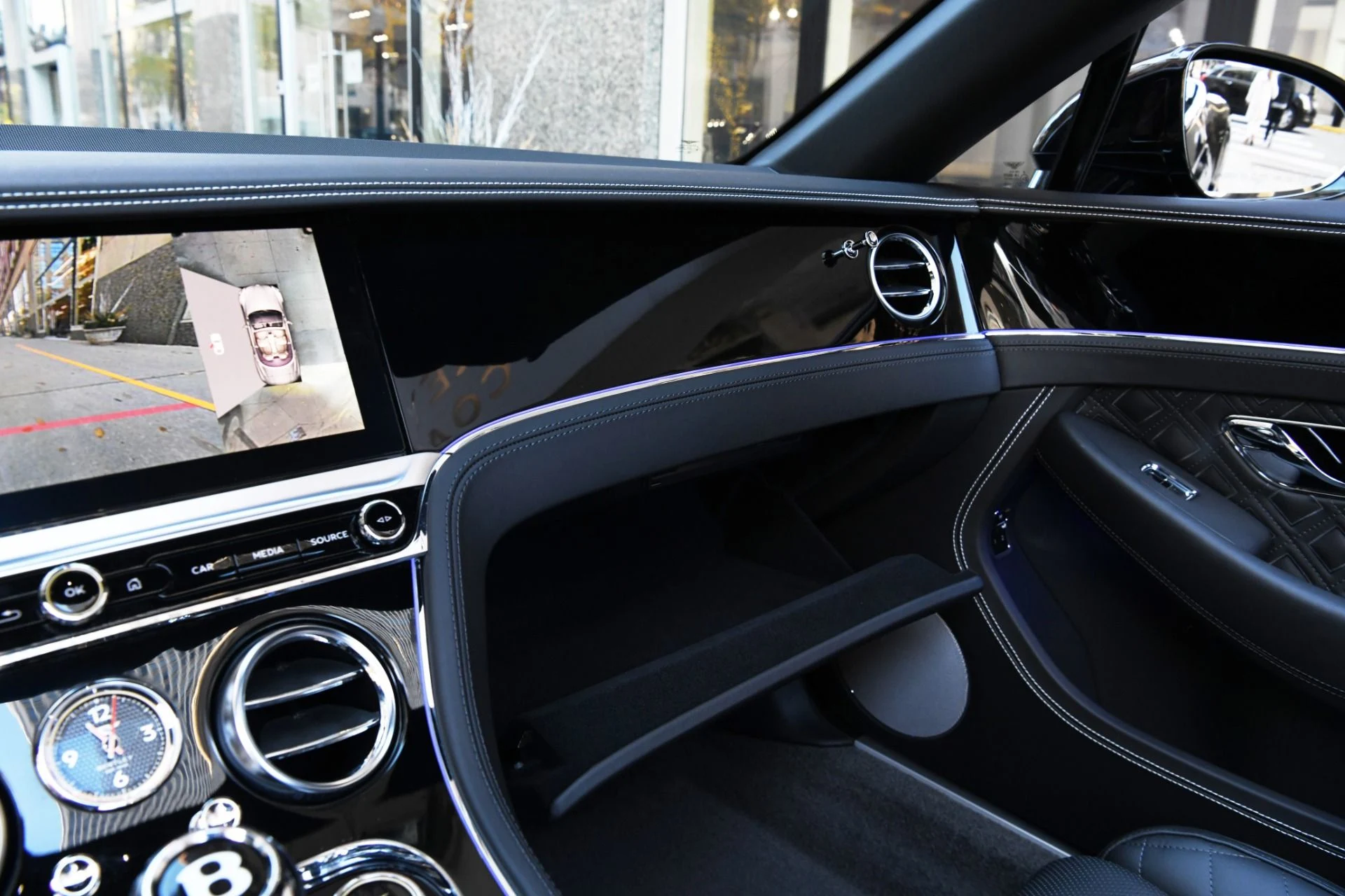 mph016_2882502728_Used_2022_Bentley_Continental_GTC_Convertible_GTC_V8_1732653324_6c0cbe8eaf