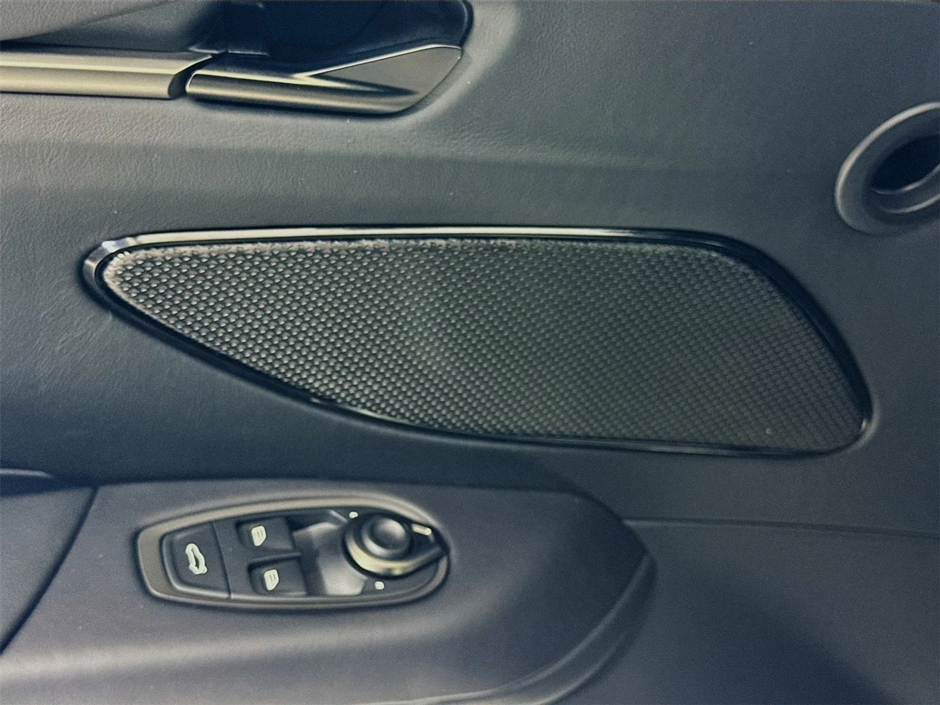 mph016_2883789420_ff15067cb33d73c59ea429f45d414202x_0048a2f766