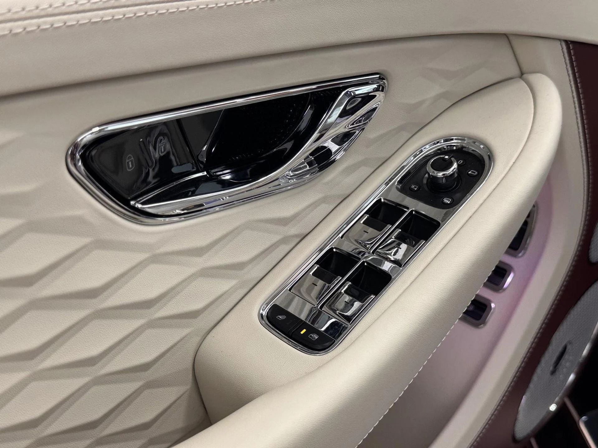 mph016_2884916738_ef24b8d3023703a3a5a06e7918e1d753_10a12b1e07