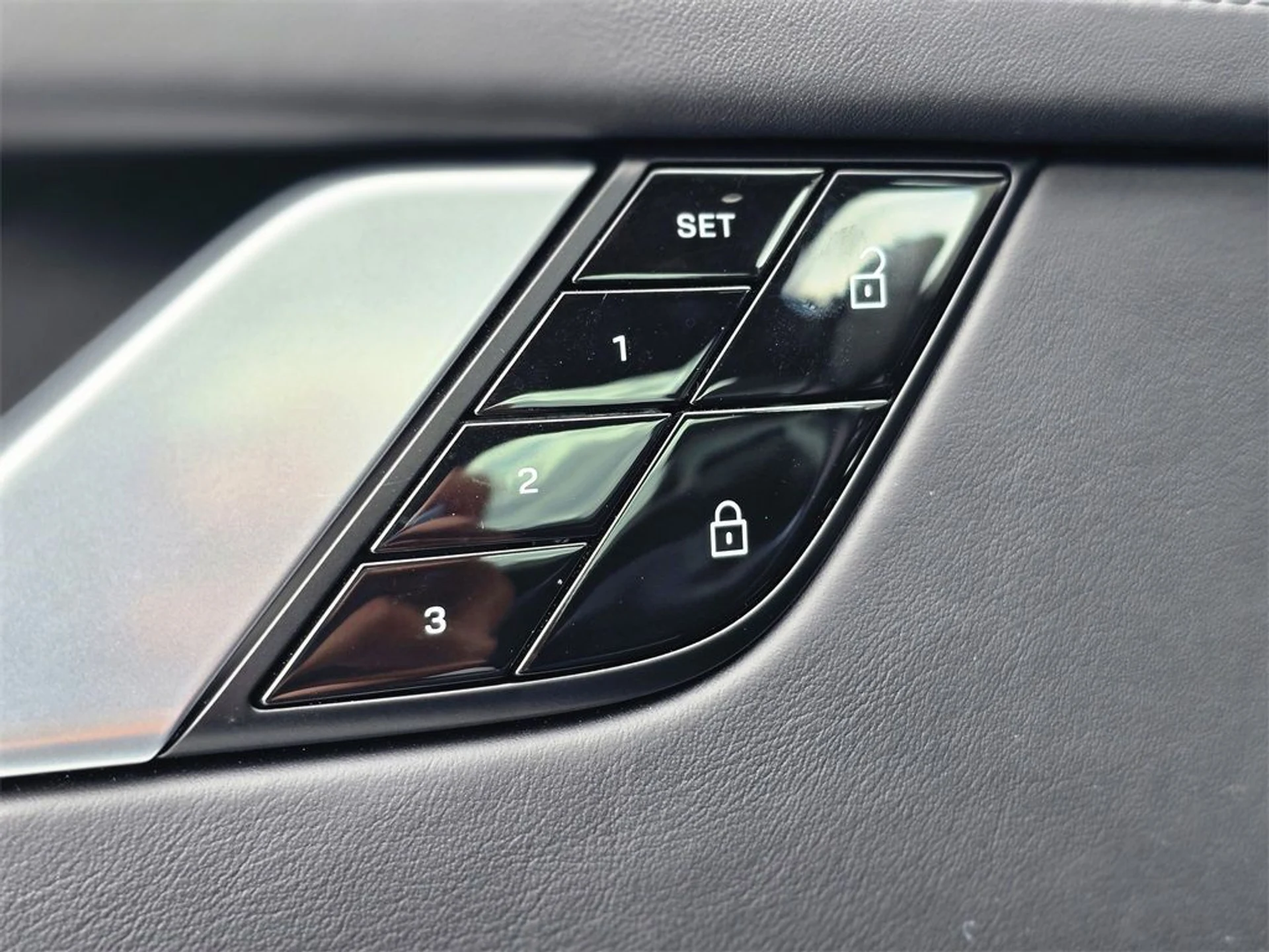 mph016_2892234285_6403afa51f1e648ee6ee3909495f9d52_faaa271113