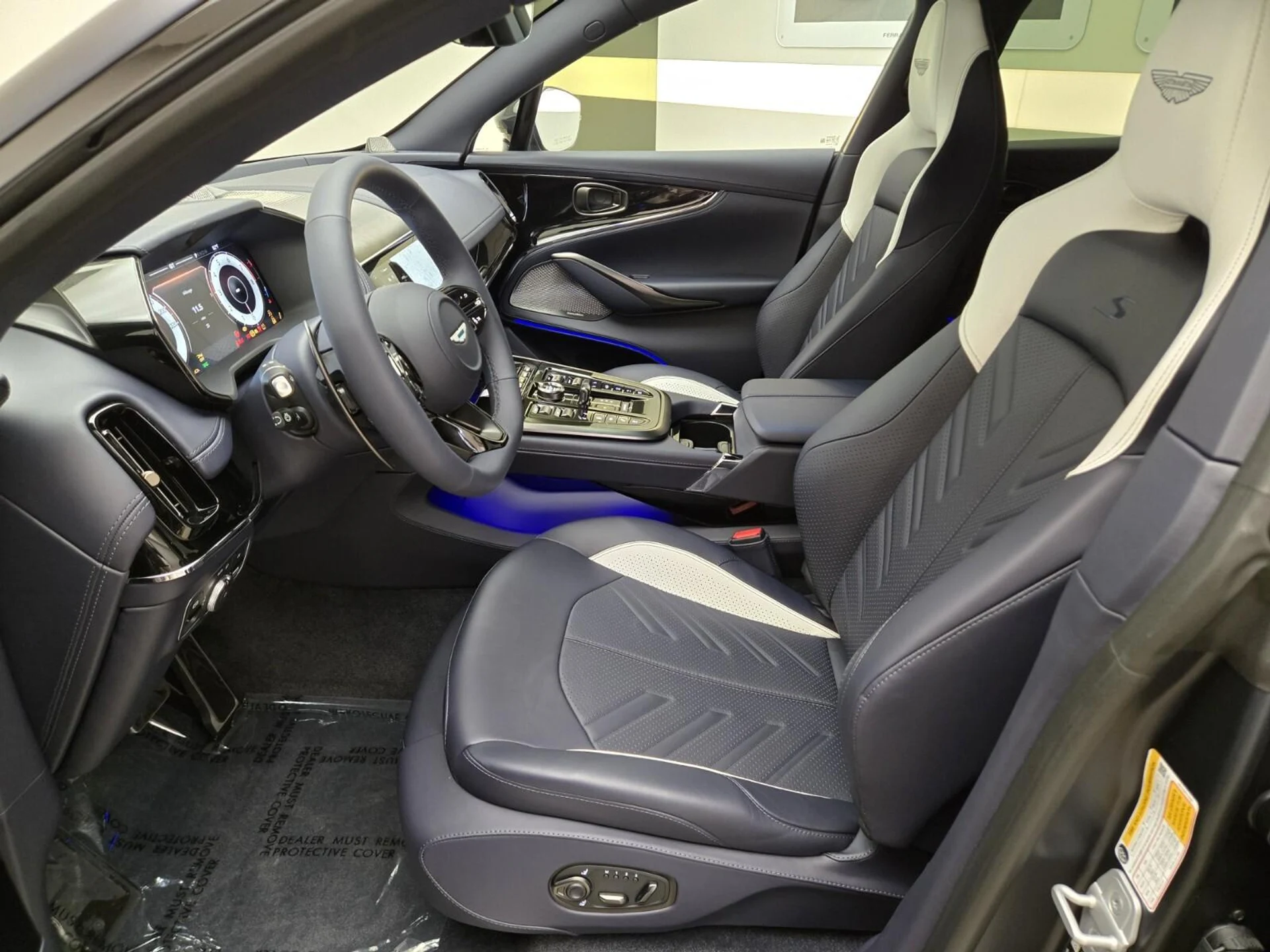 mph016_2909586038_New_2026_Aston_Martin_DBX_S_1780118648_ebf2a084b4