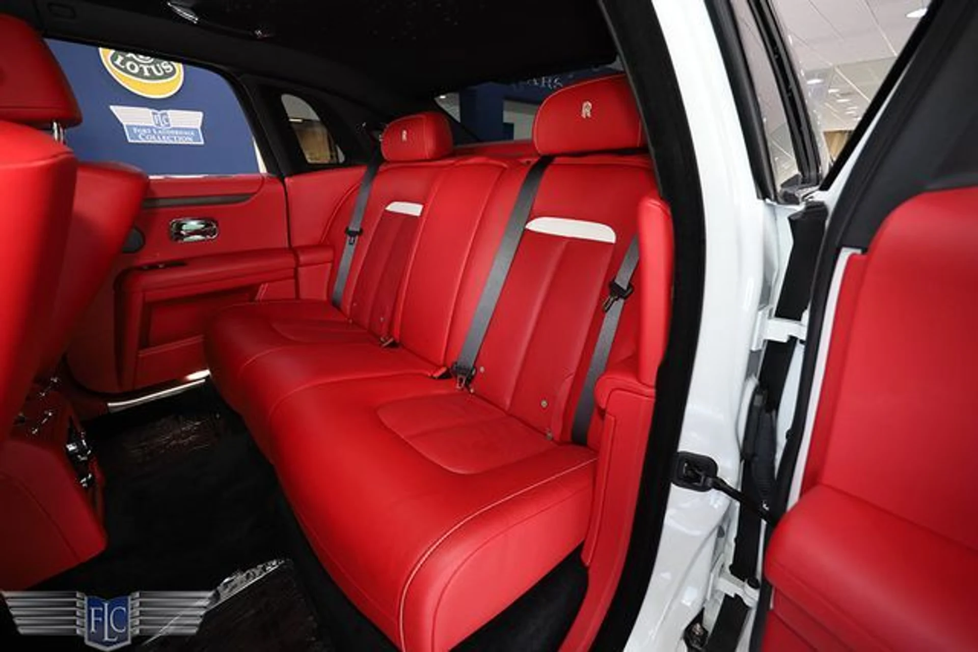mph016_2916335063_used_2024_rolls_royce_ghost_sedan_6305_23068311_21_640_be9e15de3e