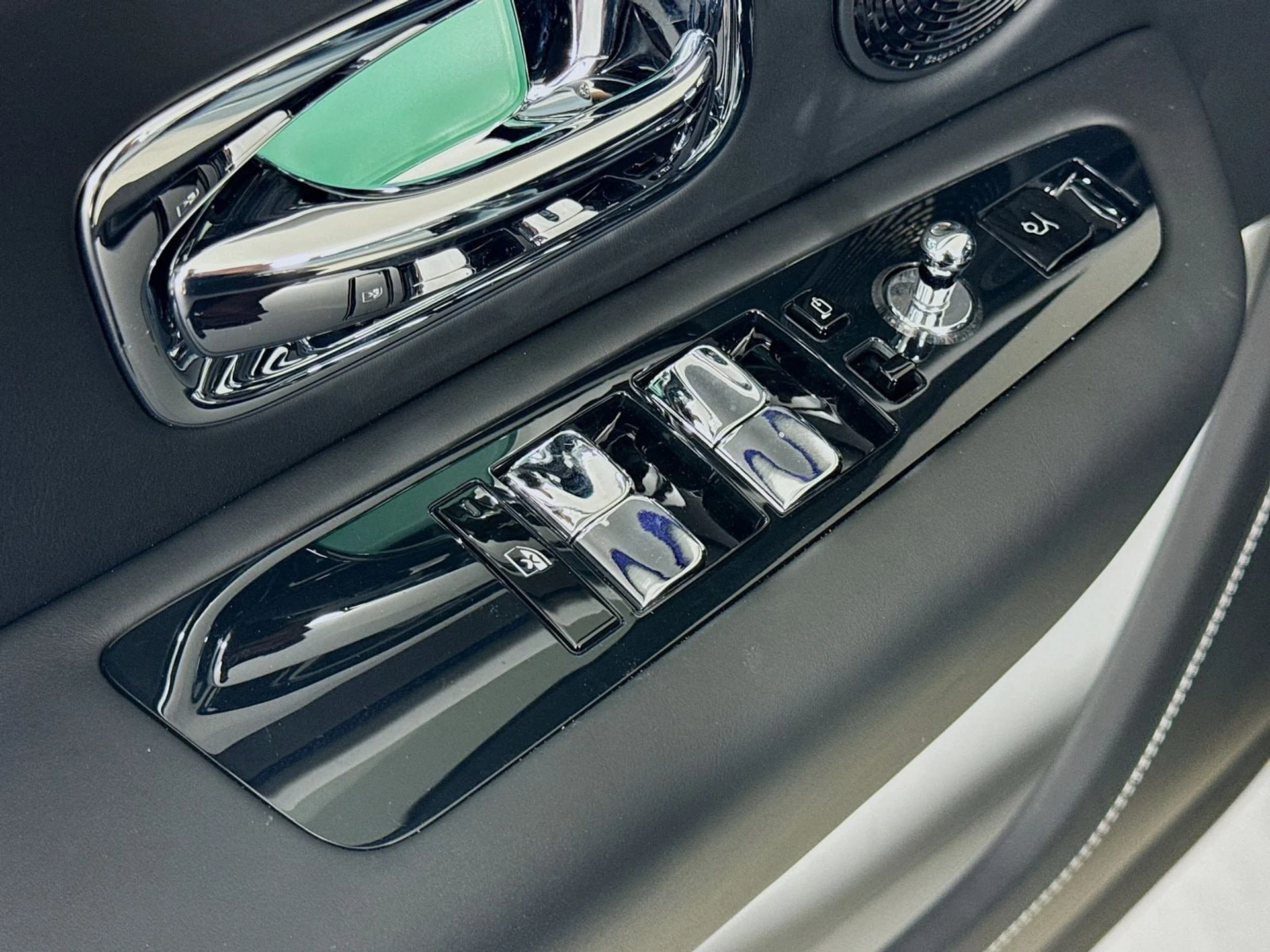 mph016_2926890999_a3dced558a2cc76f3c67680ed31e43c7x_cd206c467c