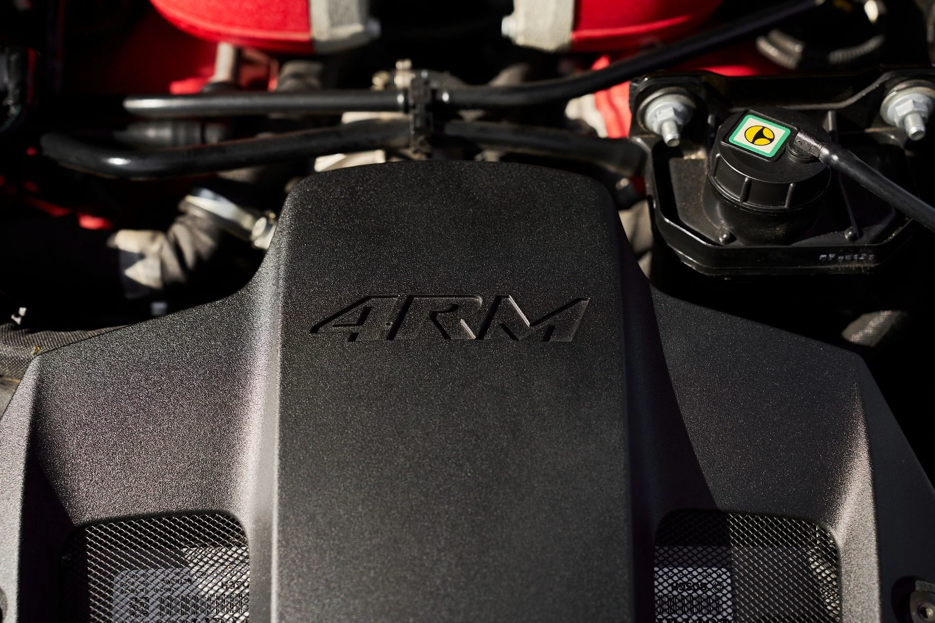 mph016_2931061299_Used_2018_Ferrari_GTC_4_Lusso_V12_1764210120_5023467316