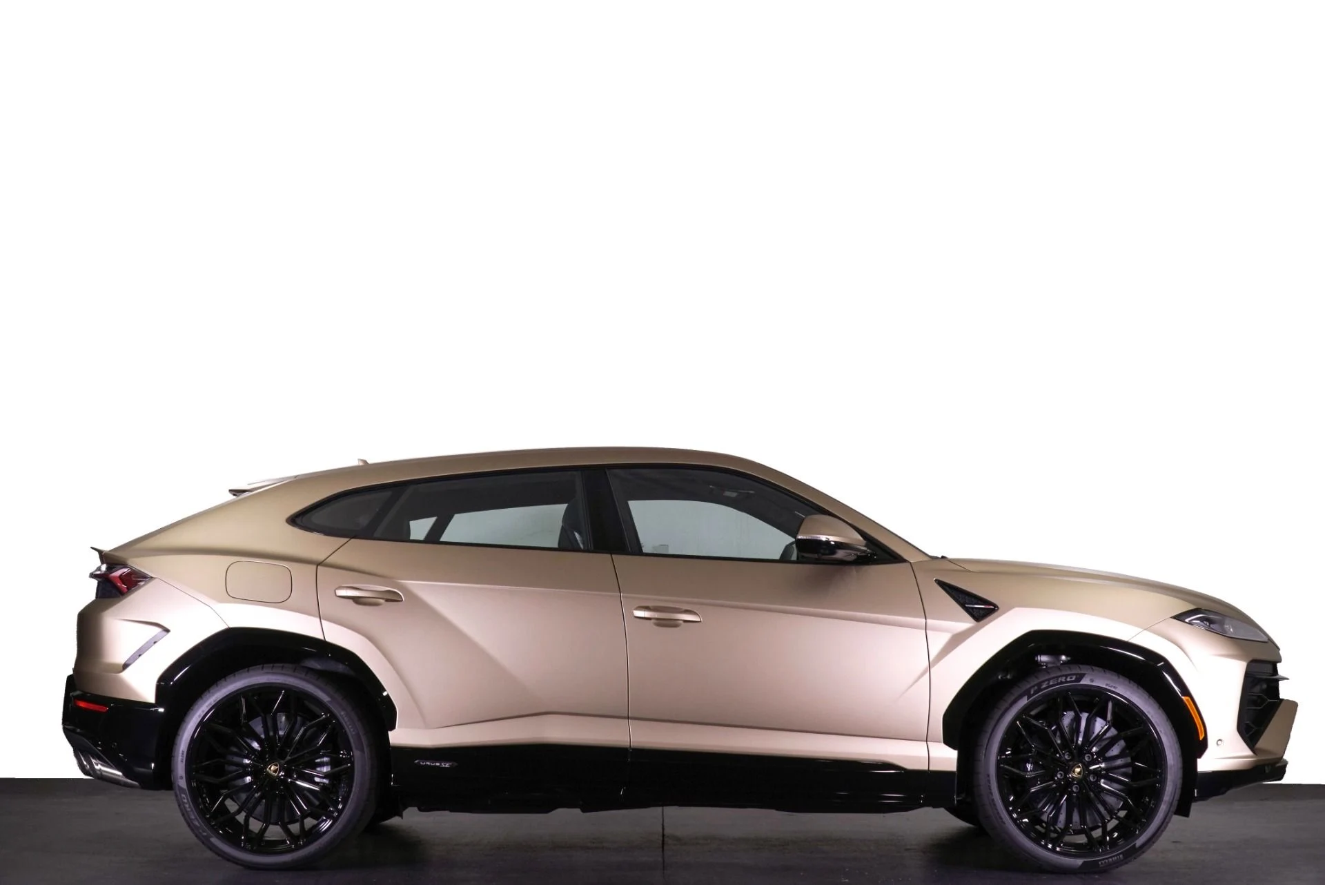 mph016_293626198_New_2025_Lamborghini_Urus_SE_1760546731_659f80aa88