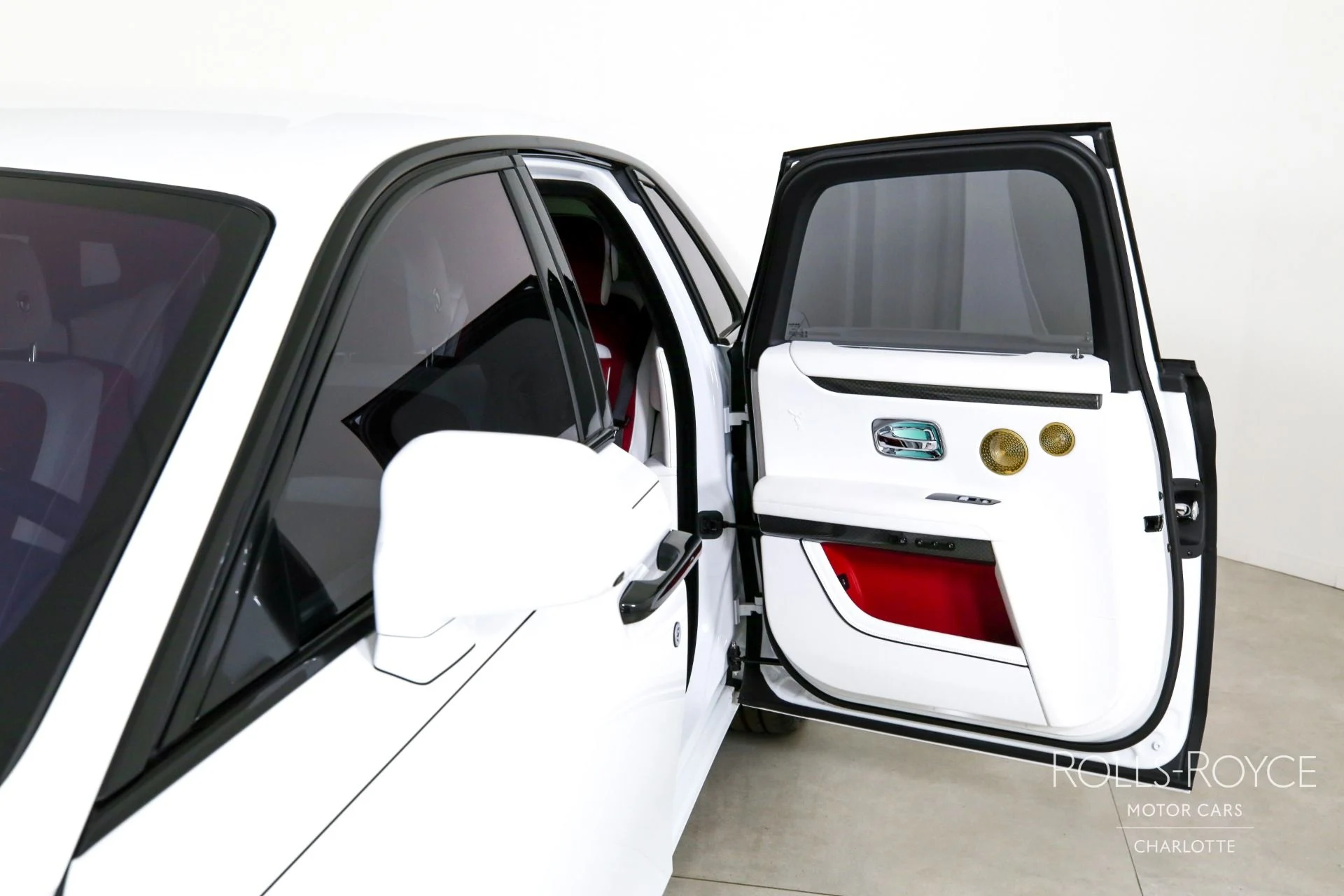 mph016_2940935695_Used_2024_Rolls_Royce_Black_Badge_Ghost_1767375436_3ab560ba99