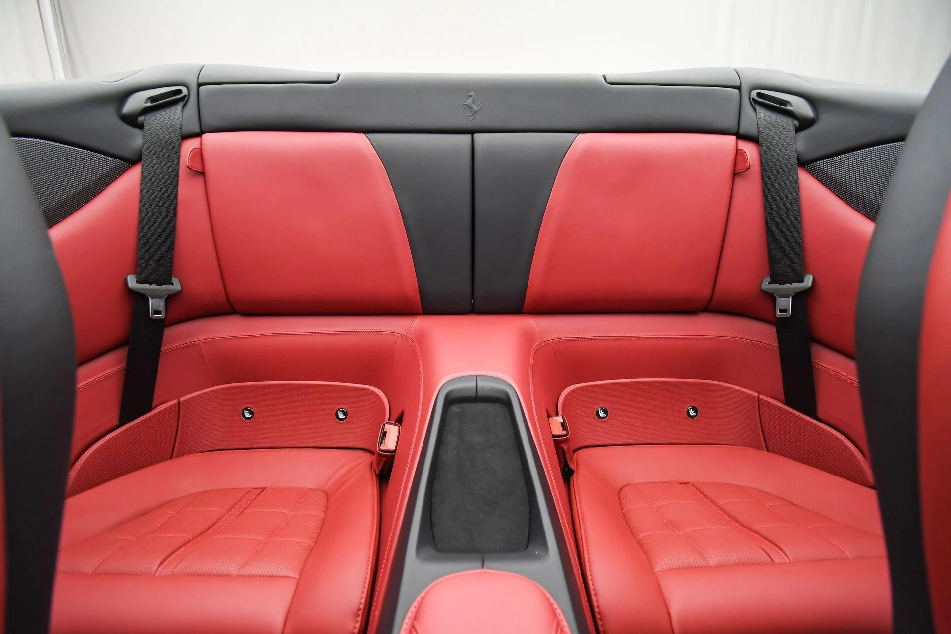 mph016_2941405169_Used_2023_Ferrari_Portofino_M_1757454346_7f6f4675ed