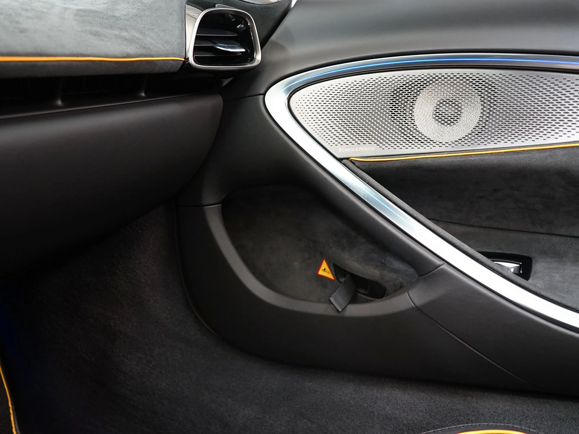 mph016_2942599990_f2174a869d1300eb41472ecbb0cccdcex_71d7bebecd