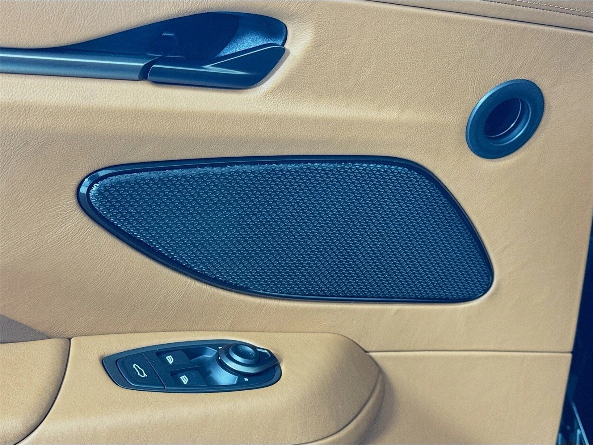 mph016_2946009027_cfec726cfb7af18bc6cc11ff54da9018x_8cc9609ab8