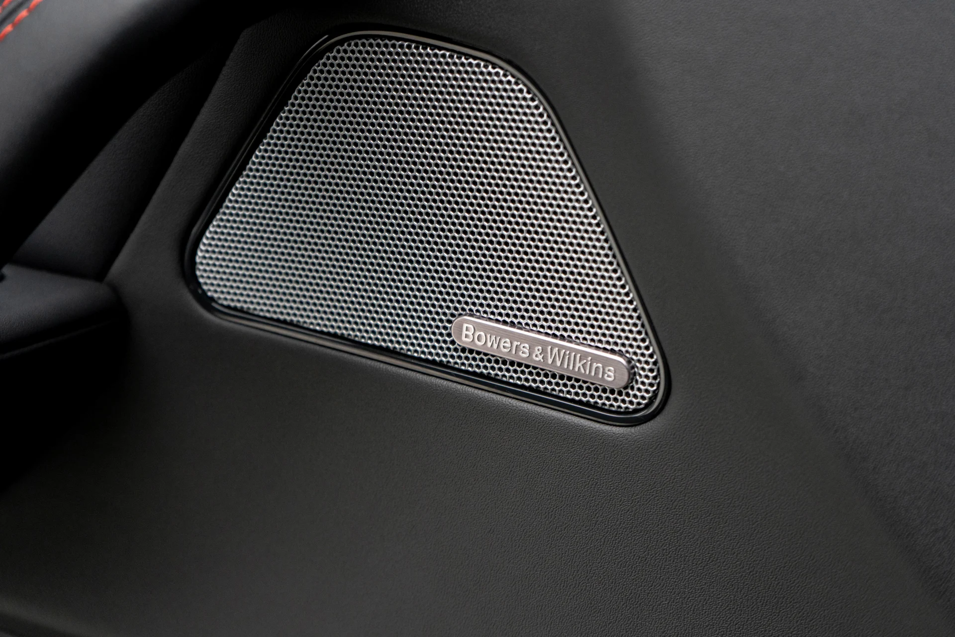 mph016_295227105_17_f48034b4d2