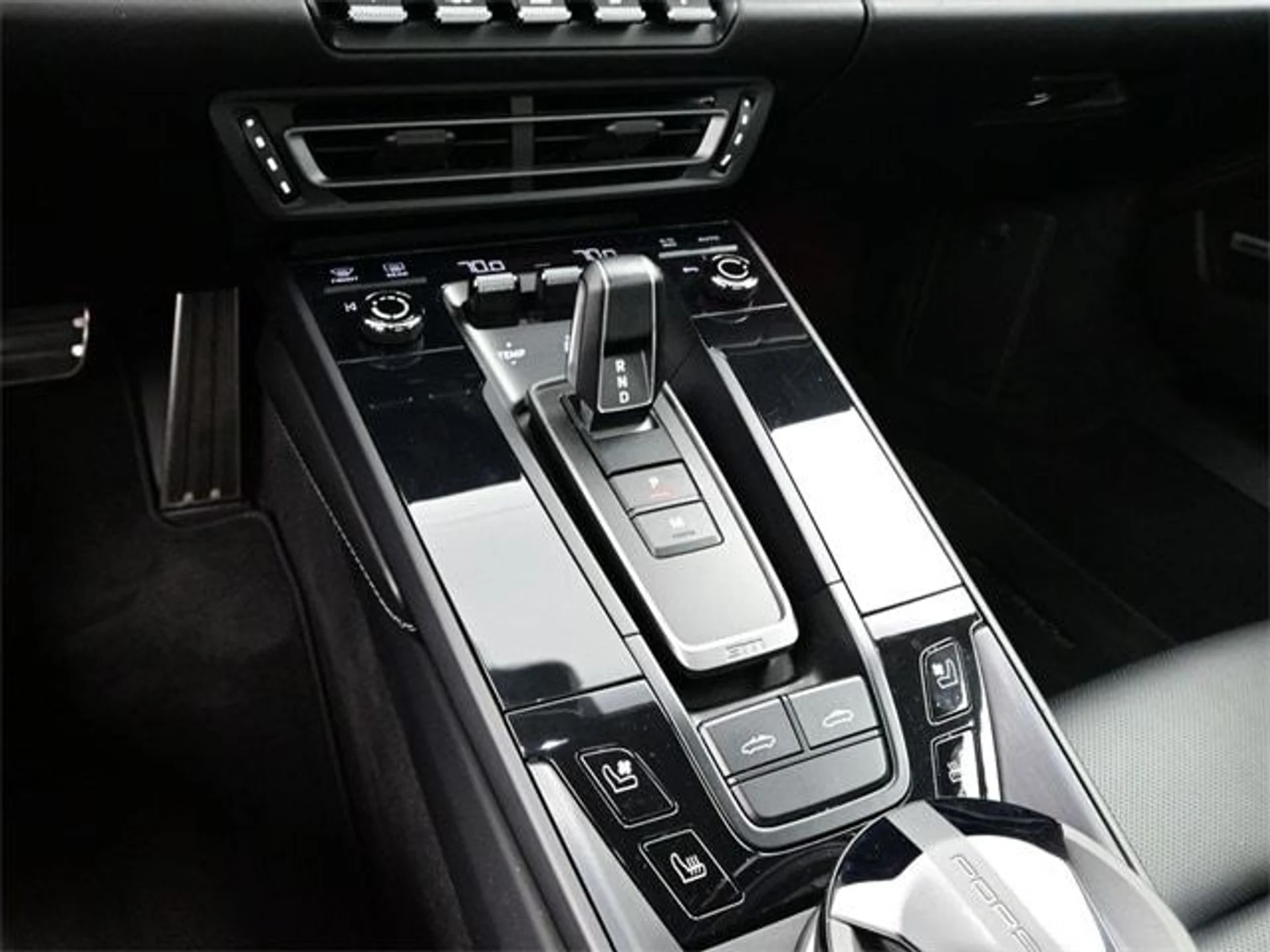 mph016_2955081707_1d6a08ced885c4d27384e6fa8486608ex_3f0dd41753