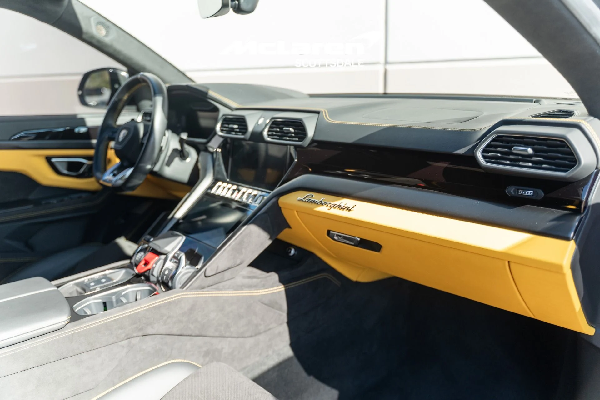 mph016_2955458072_Used_2023_LAMBORGHINI_URUS_S_1774894850_cd35a0d3ac