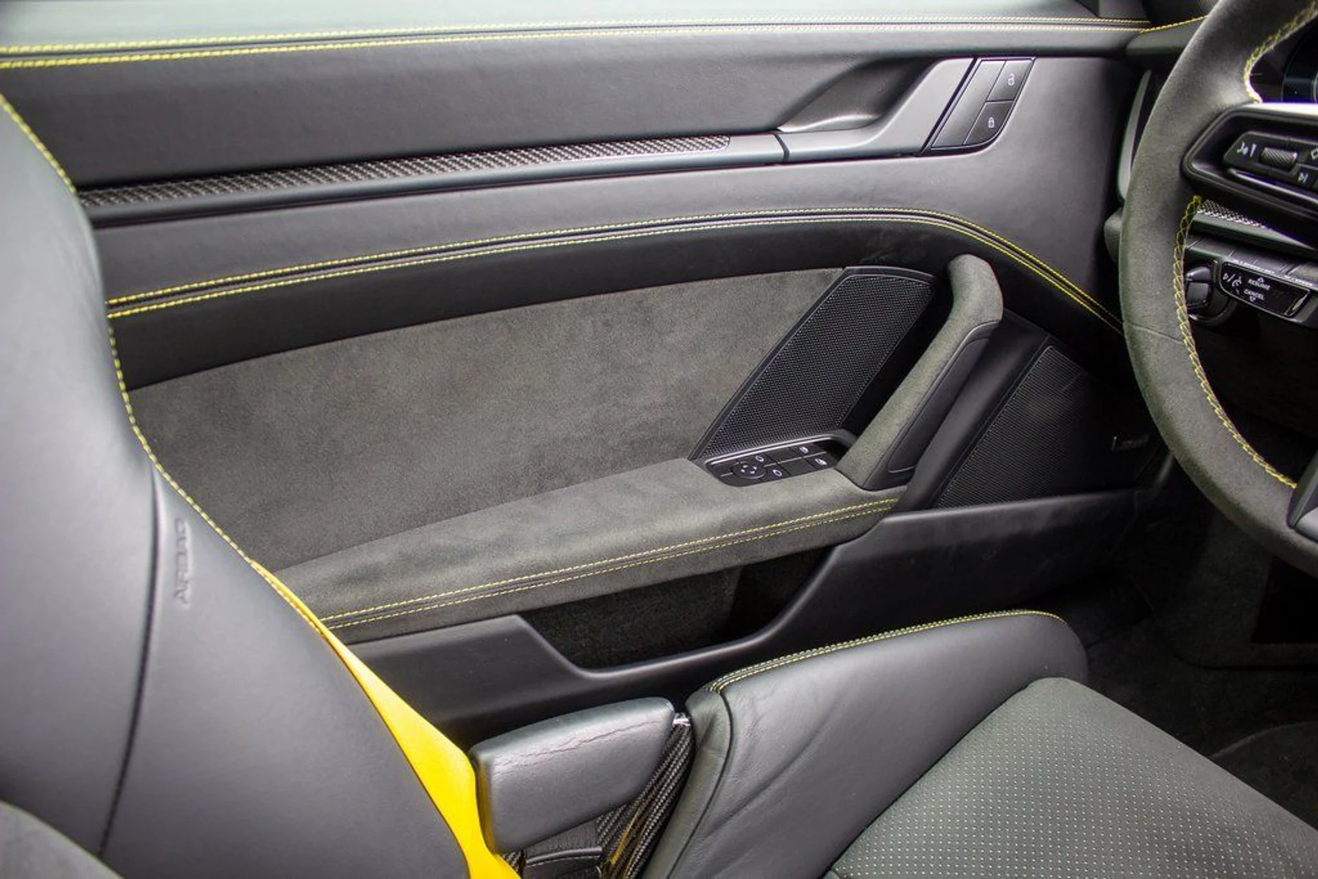 mph016_2955799283_cf5fa236e30c101e77b3d29a7c81e148x_d7c15ef423