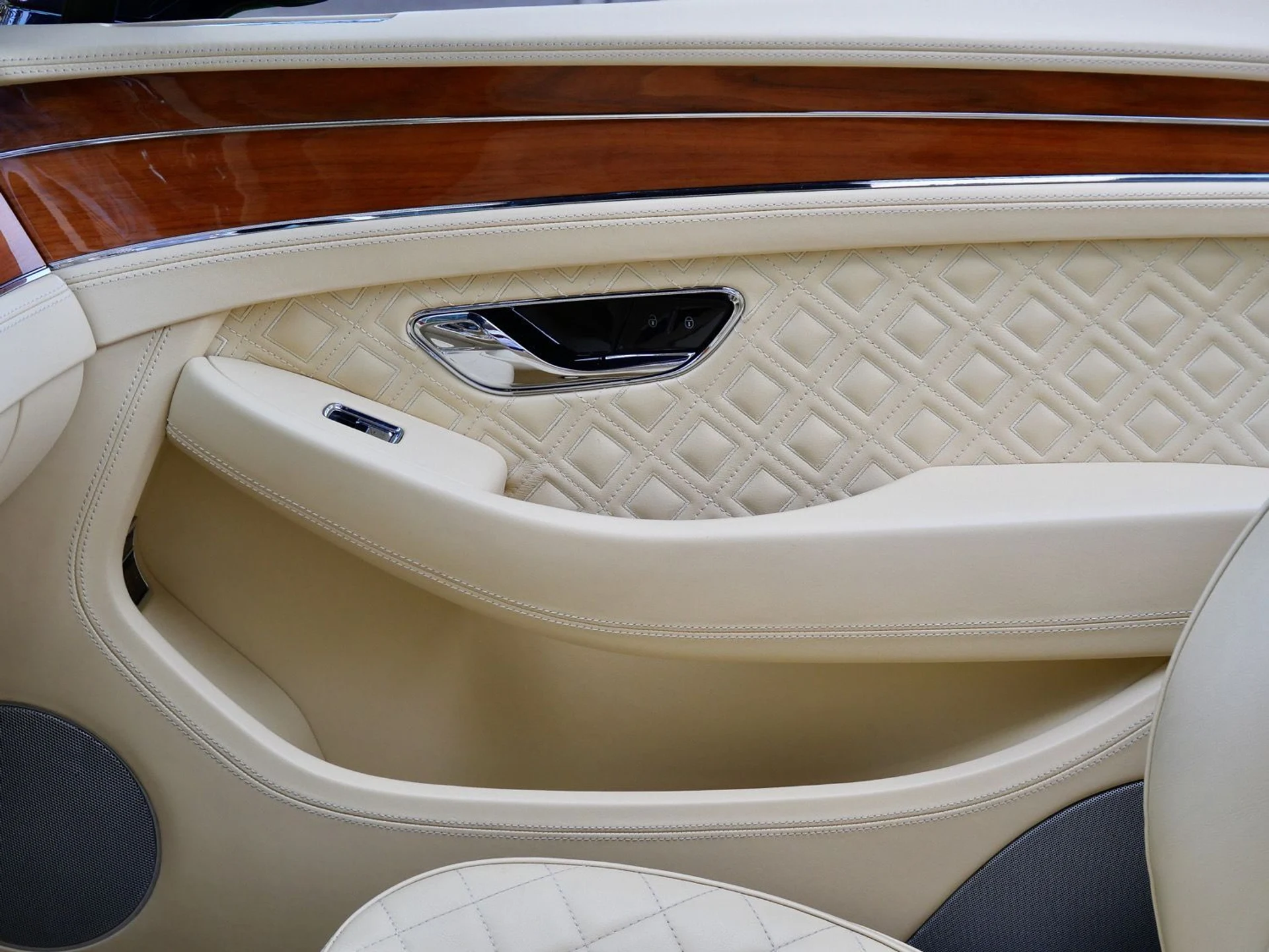 mph016_2957598903_d01c03ee44023fe19875dc755616480fx_6b80b7bbde