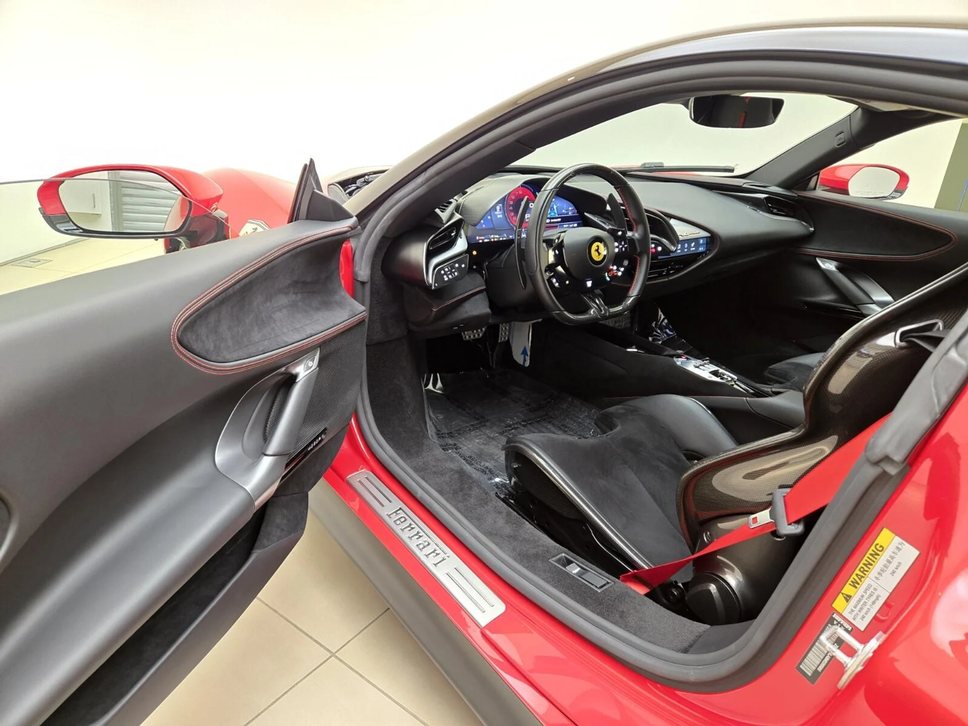 mph016_2959226486_Used_2021_Ferrari_SF_90_Stradale_1762500904_61d0b32534